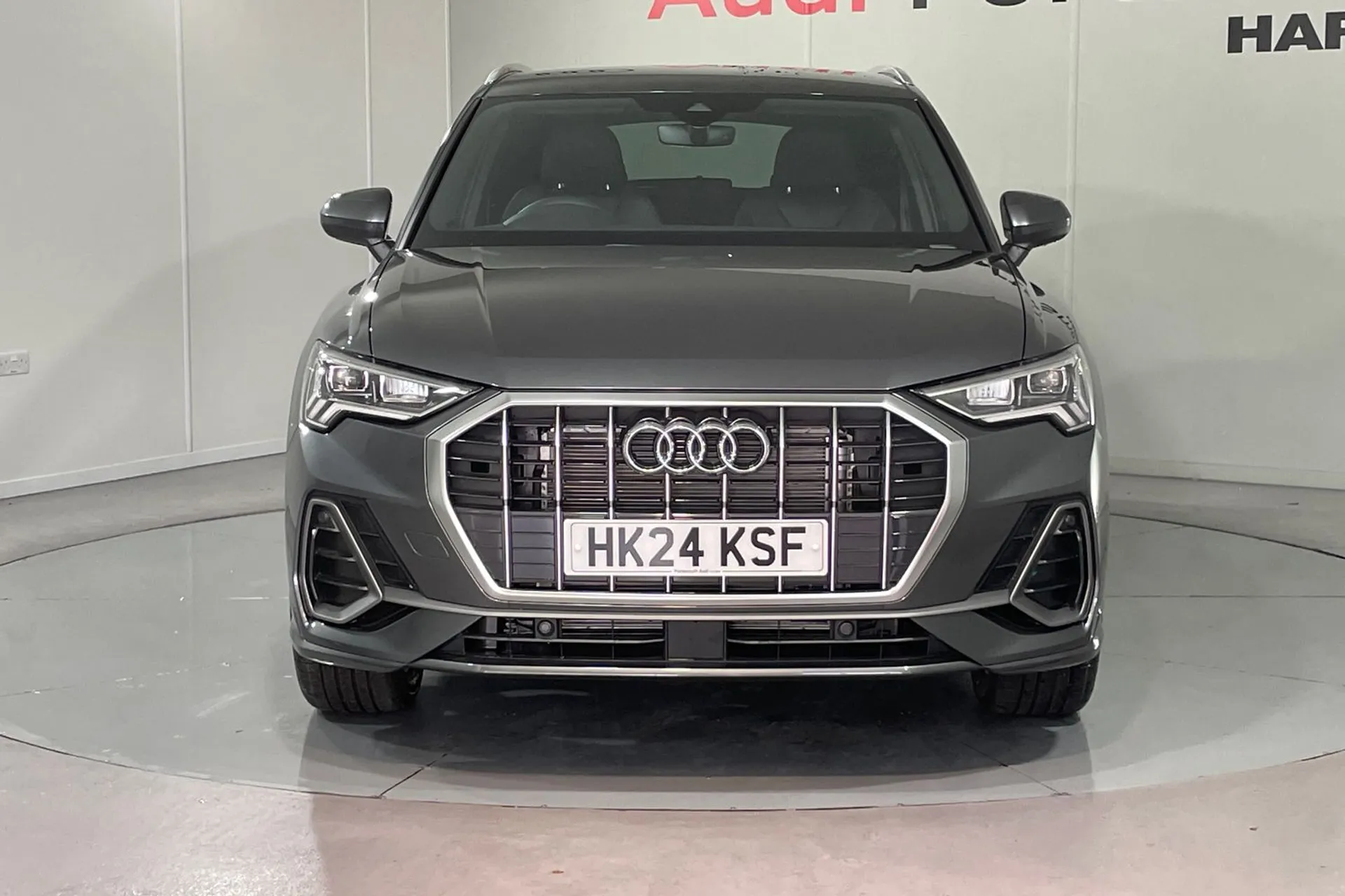 Audi Q3 thumbnail image number 10