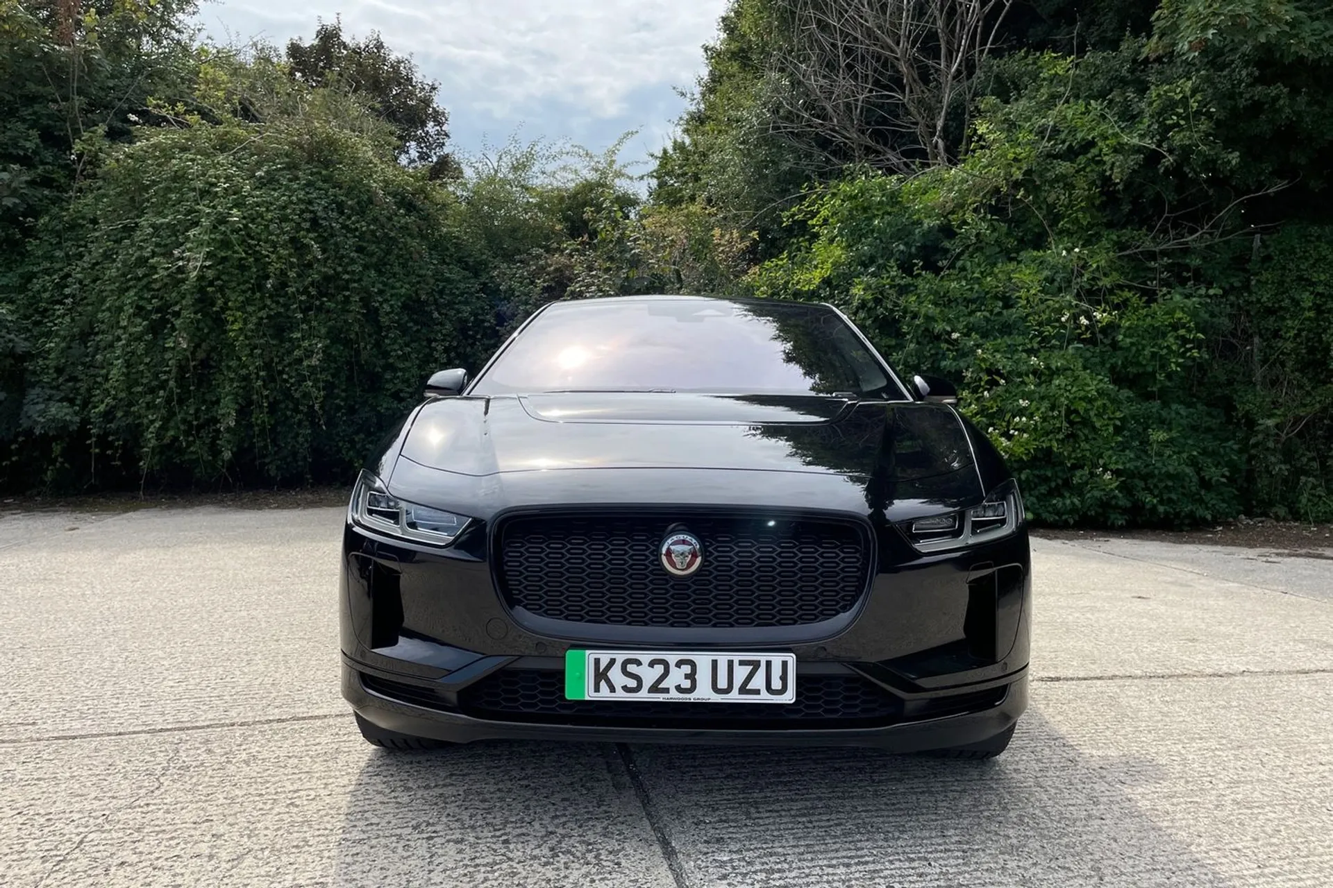 Jaguar I-PACE thumbnail image number 12