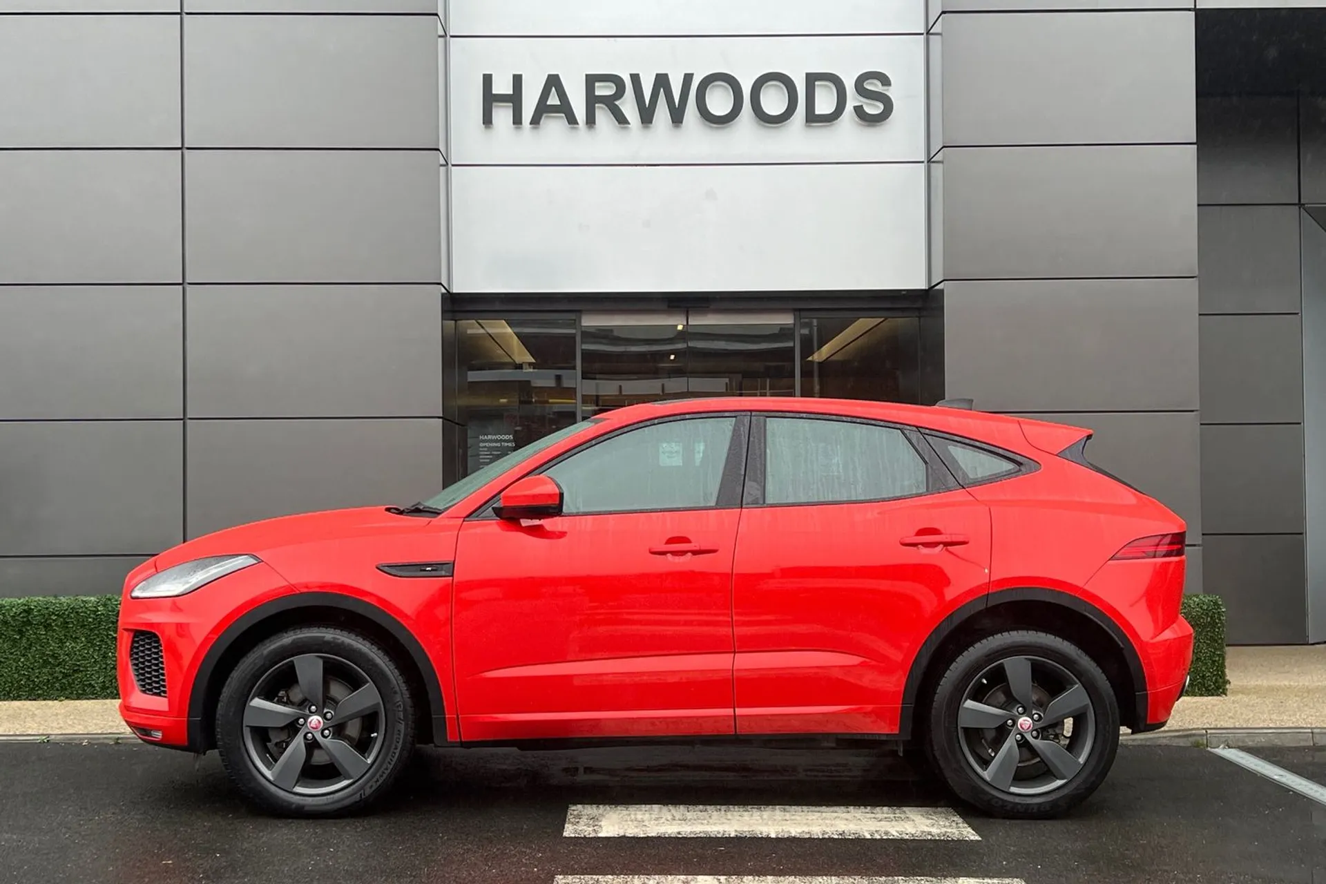 Jaguar E-PACE thumbnail image number 9