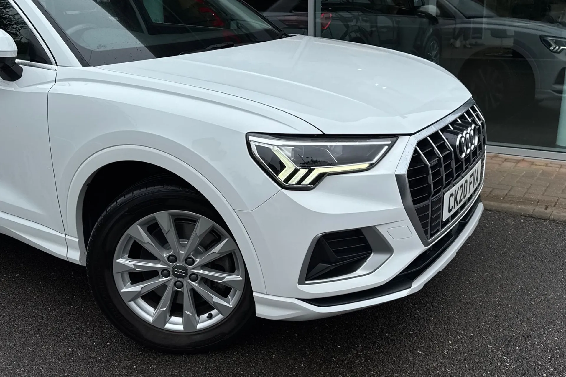 Audi Q3 thumbnail image number 15