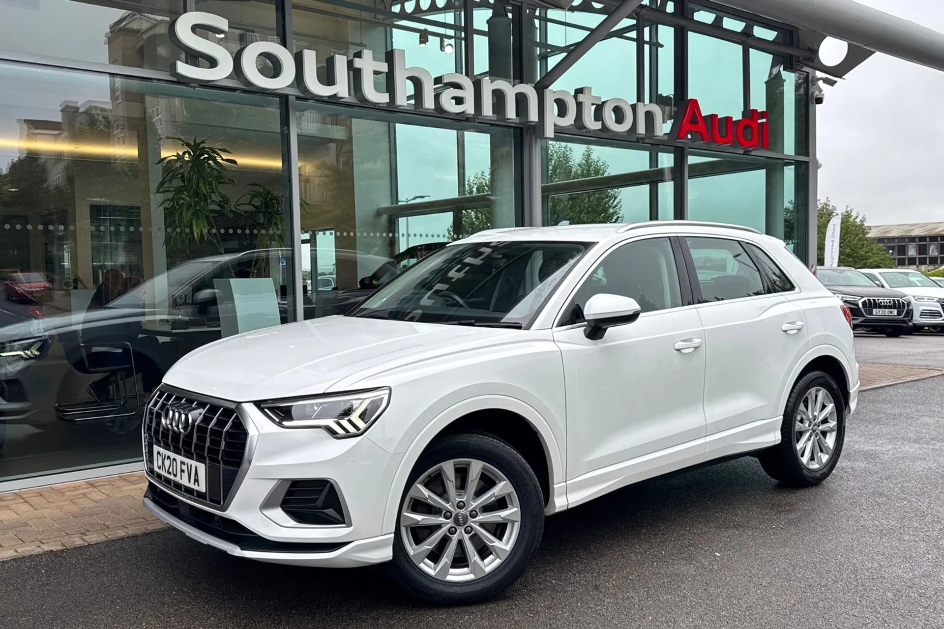 Audi Q3 thumbnail image number 9