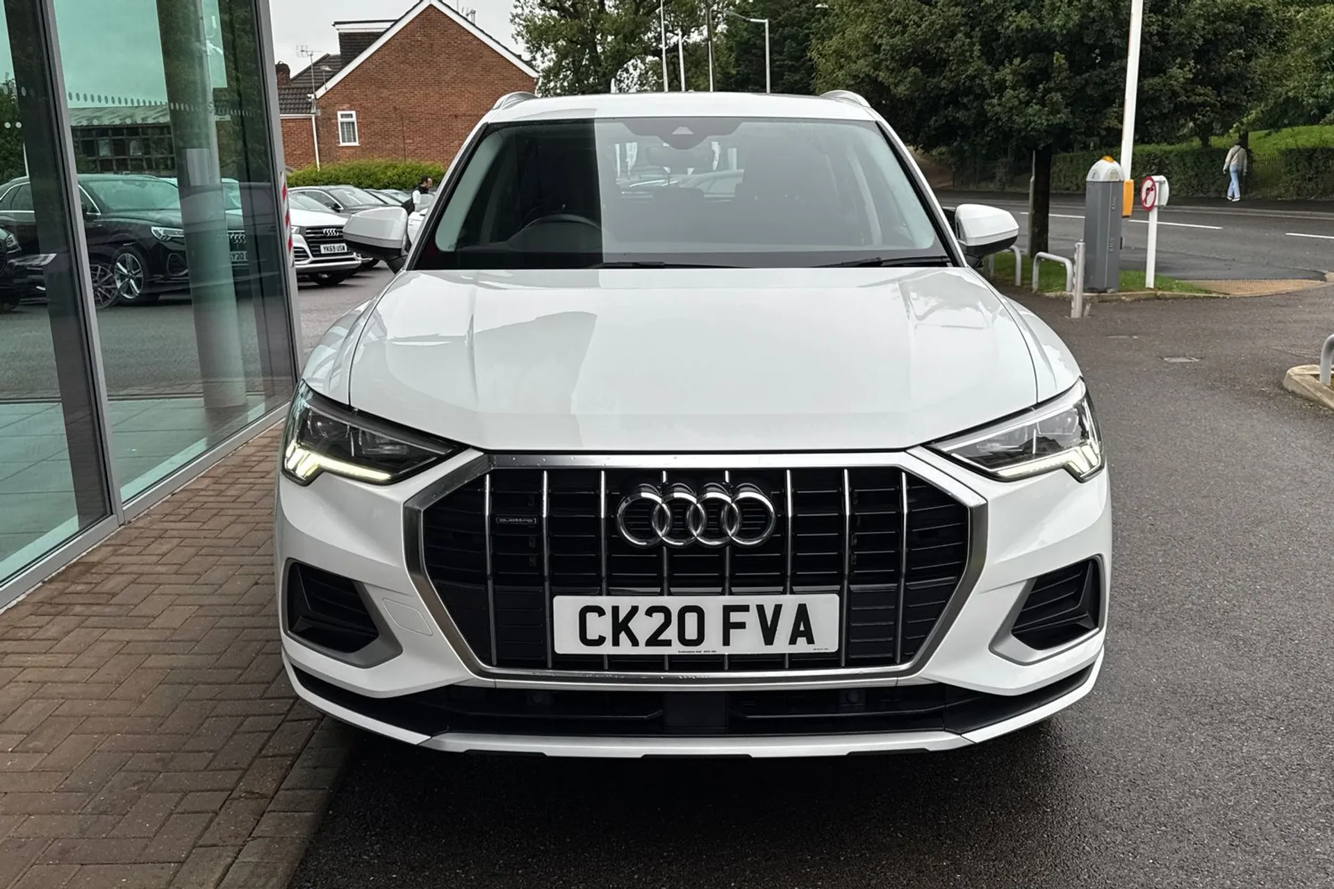 Audi Q3 thumbnail image number 10