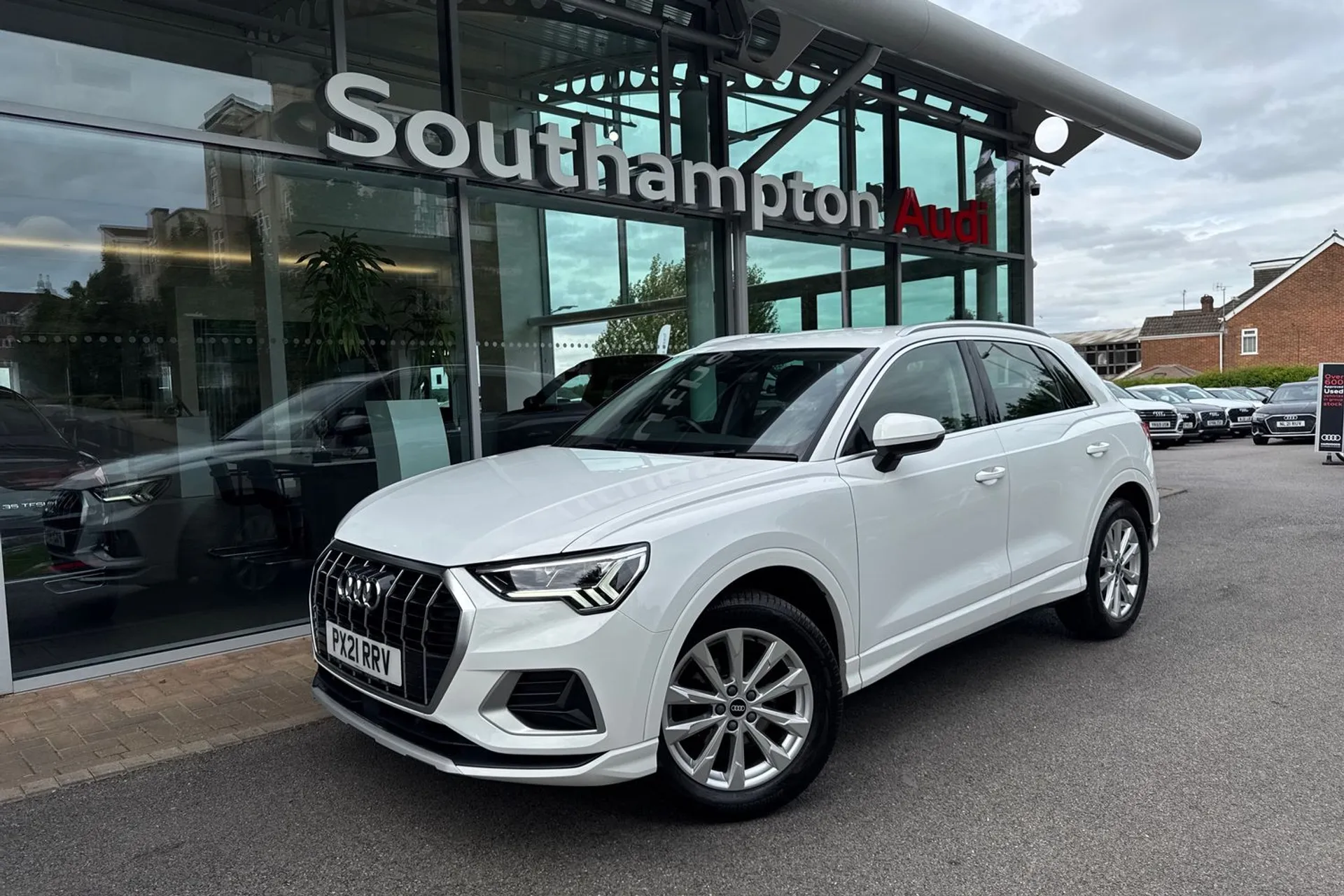 Audi Q3 thumbnail image number 9