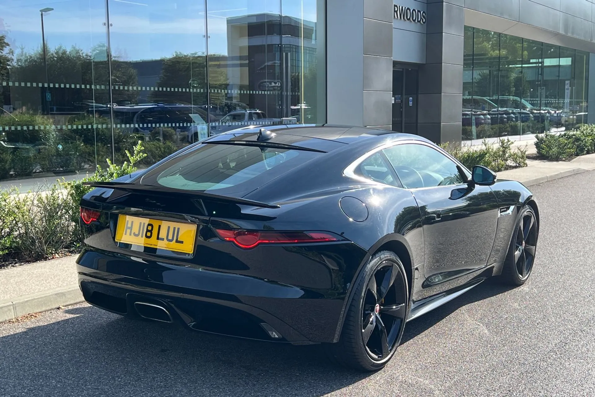 Jaguar F-TYPE thumbnail image number 10