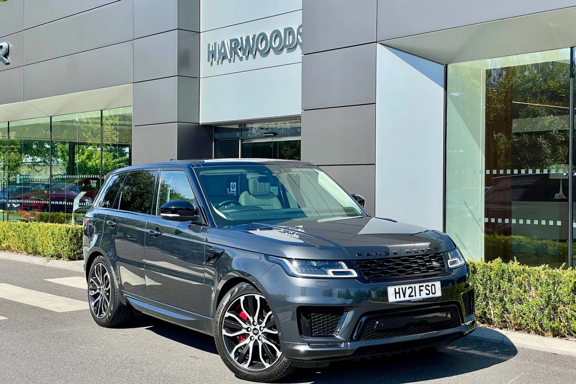 LAND ROVER RANGE ROVER SPORT focused image