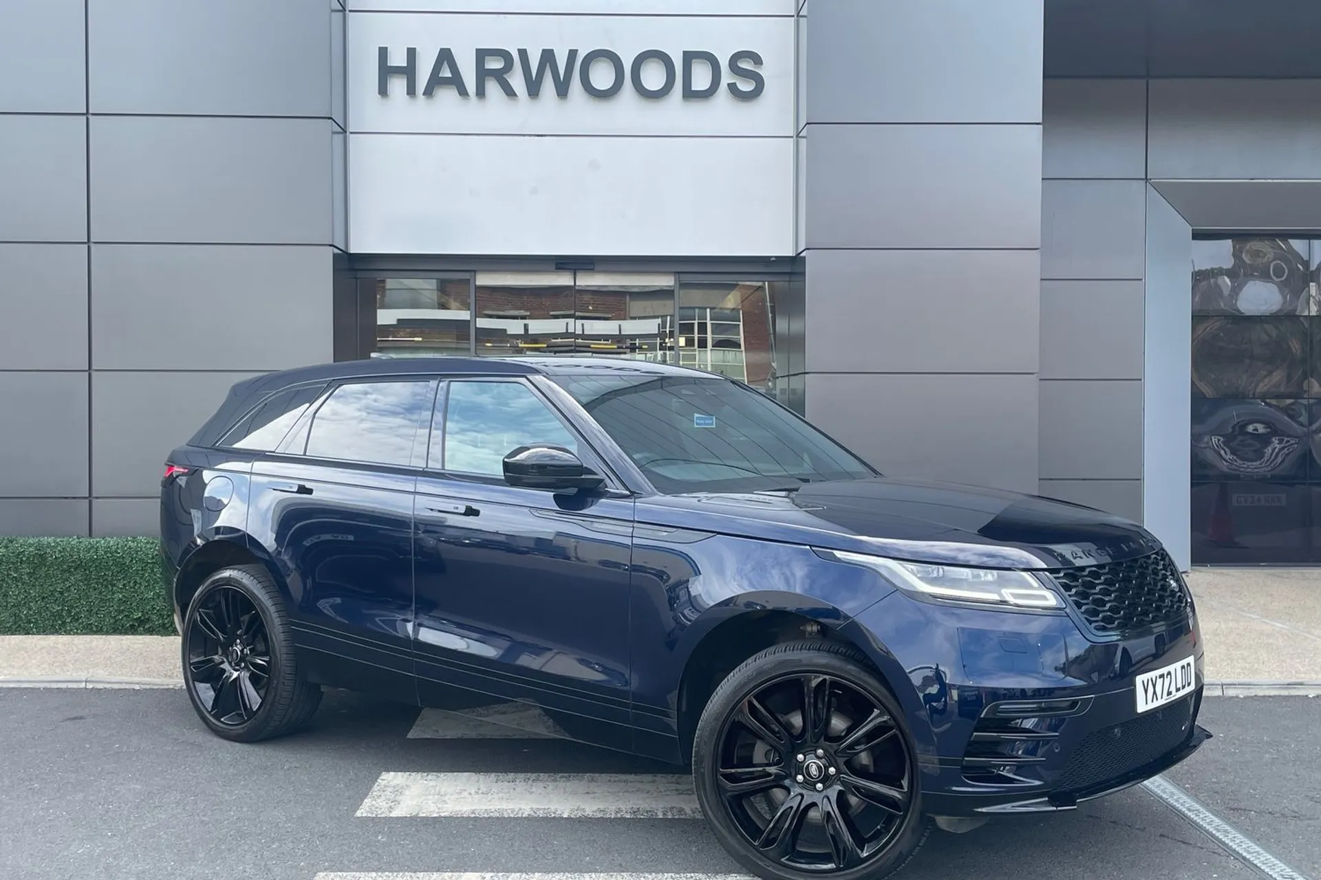 LAND ROVER RANGE ROVER VELAR focused image