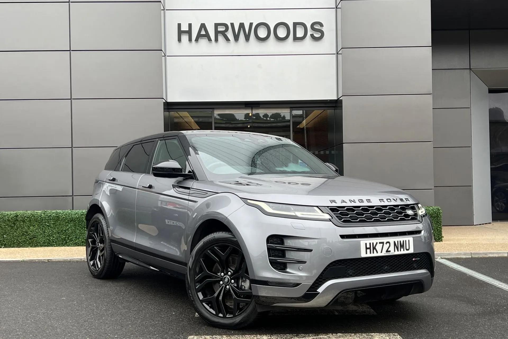 LAND ROVER RANGE ROVER EVOQUE focused image