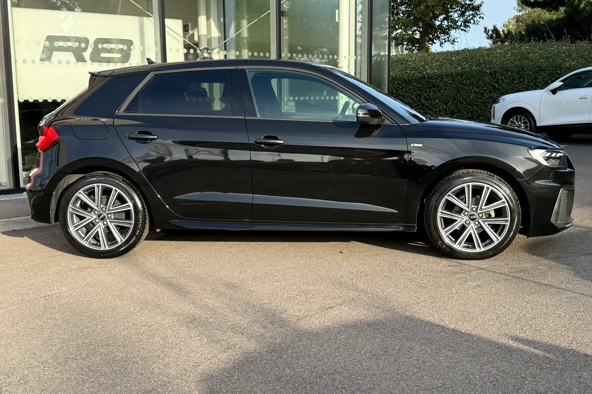 Audi A1 thumbnail image number 2