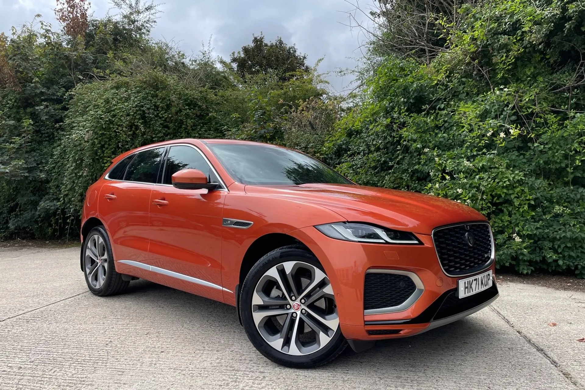 Jaguar F-PACE focused image