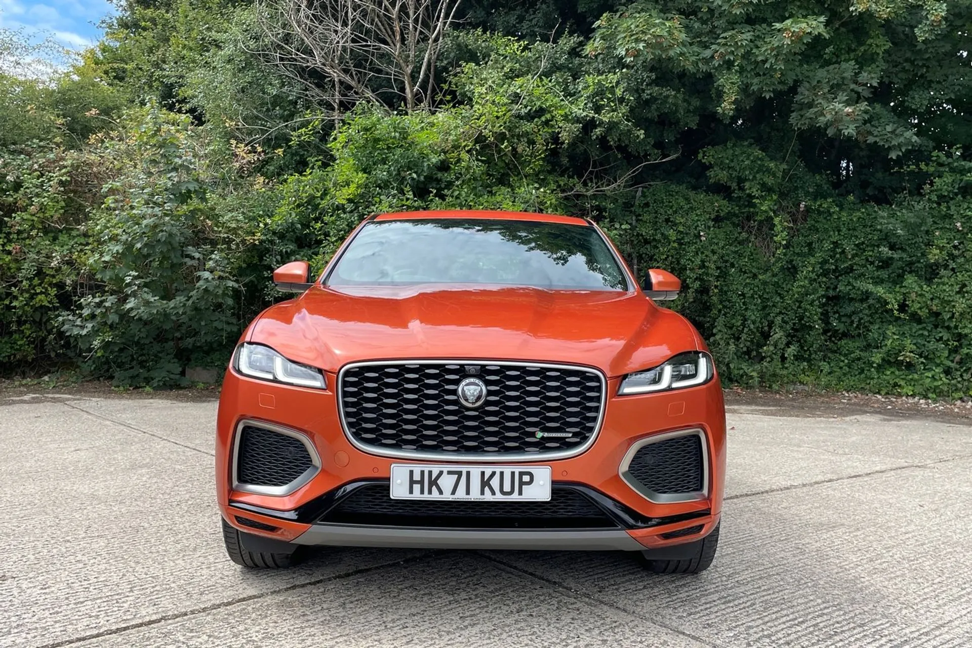 Jaguar F-PACE thumbnail image number 11