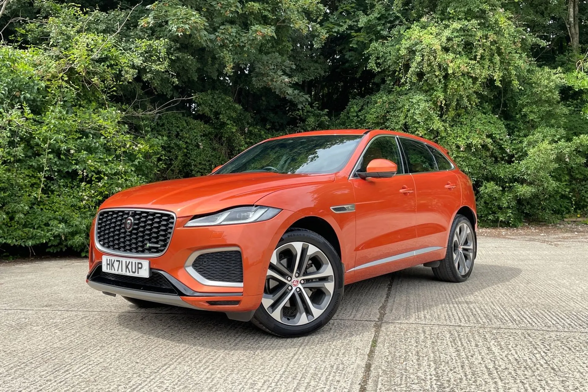 Jaguar F-PACE thumbnail image number 10