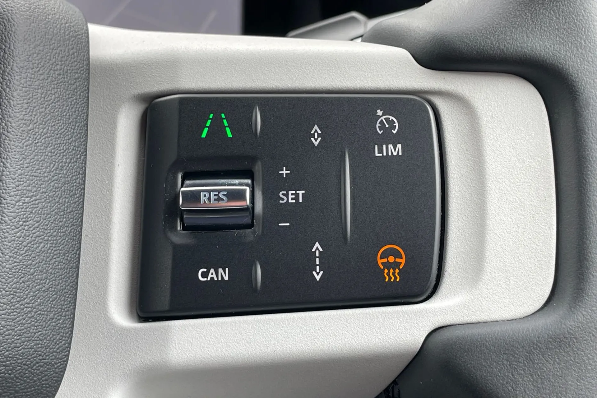 LAND ROVER DEFENDER thumbnail image number 27