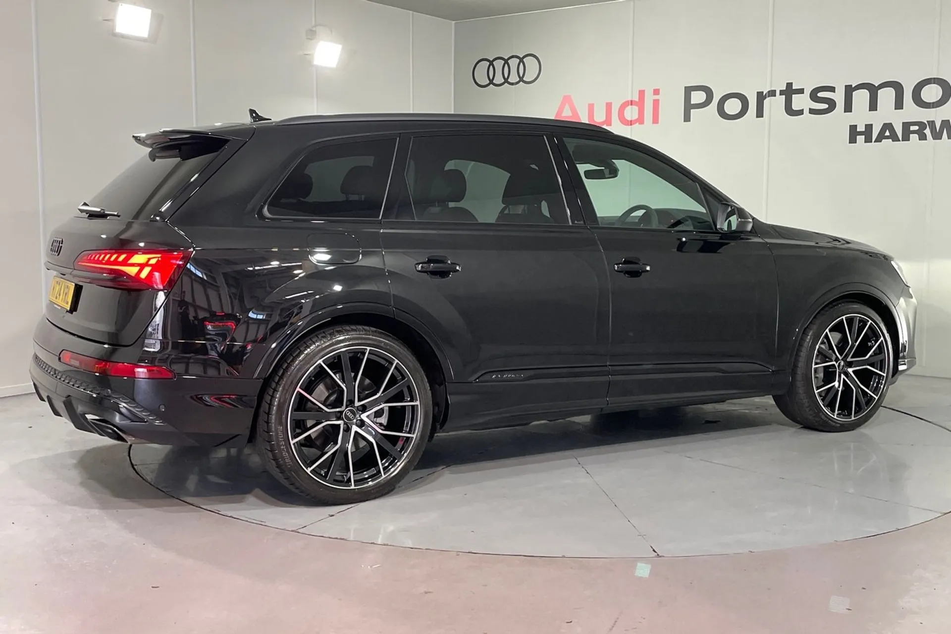 Audi Q7 thumbnail image number 12