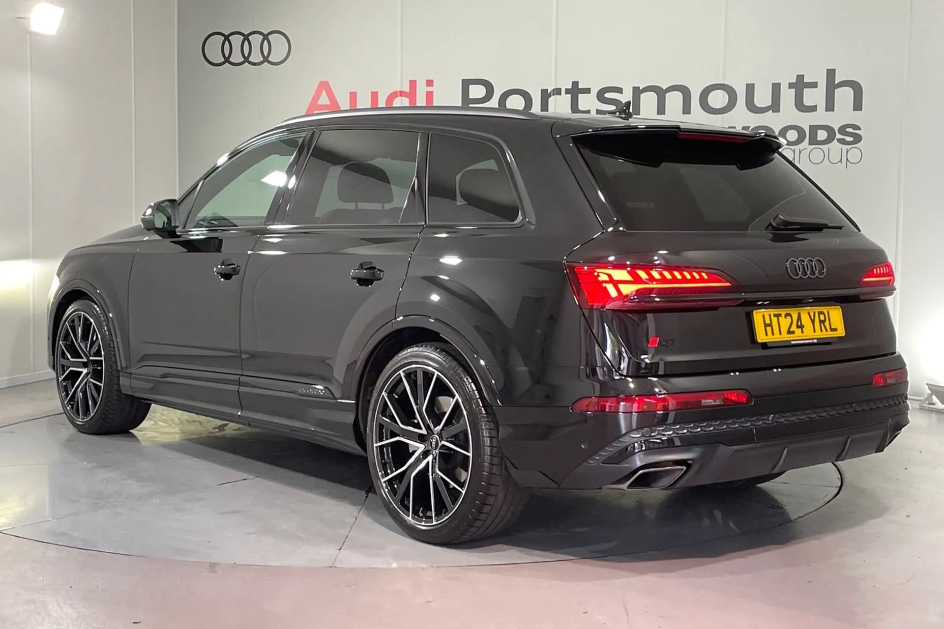 Audi Q7 thumbnail image number 9