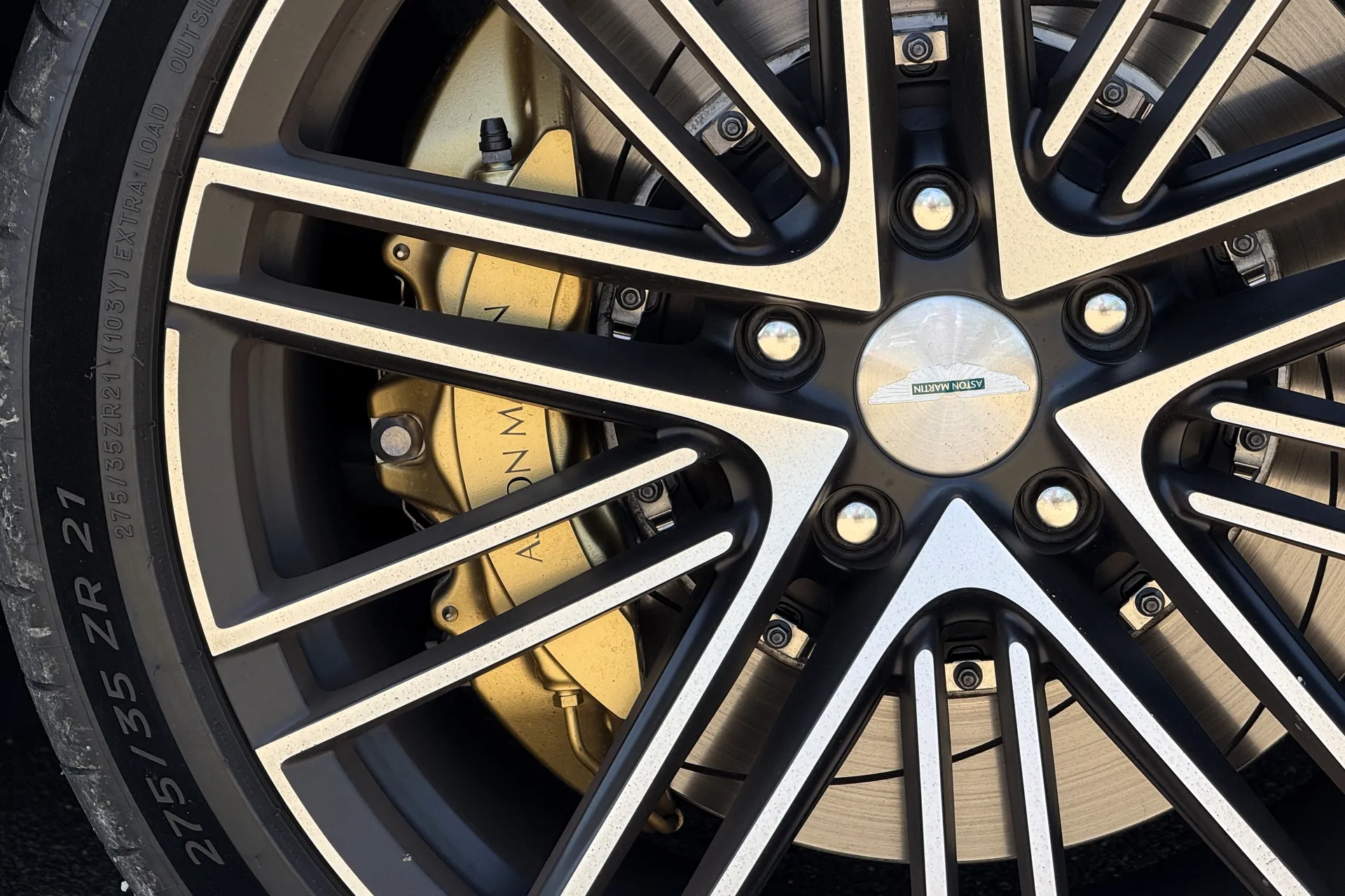Aston Martin DB12 thumbnail image number 6