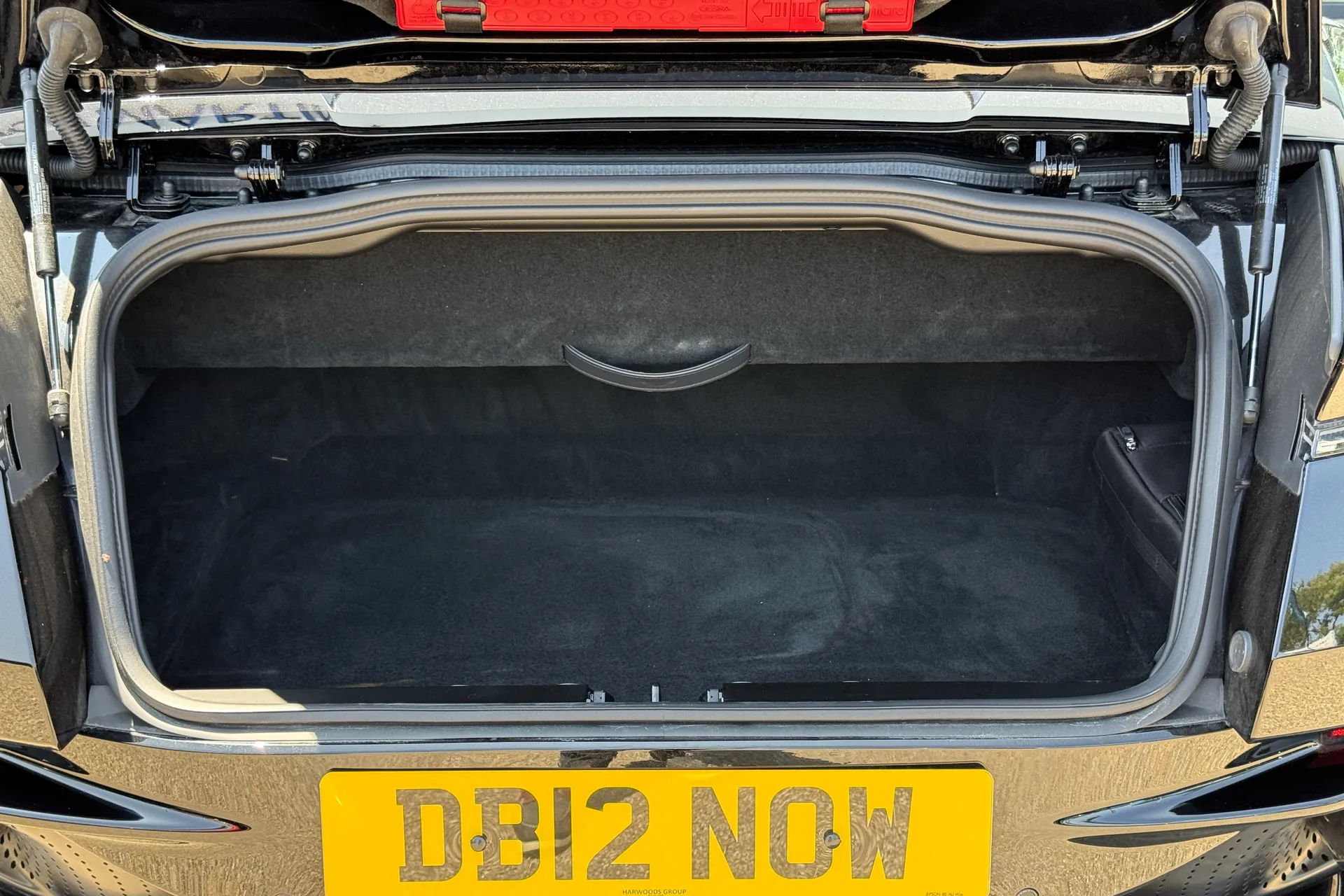 Aston Martin DB12 thumbnail image number 16