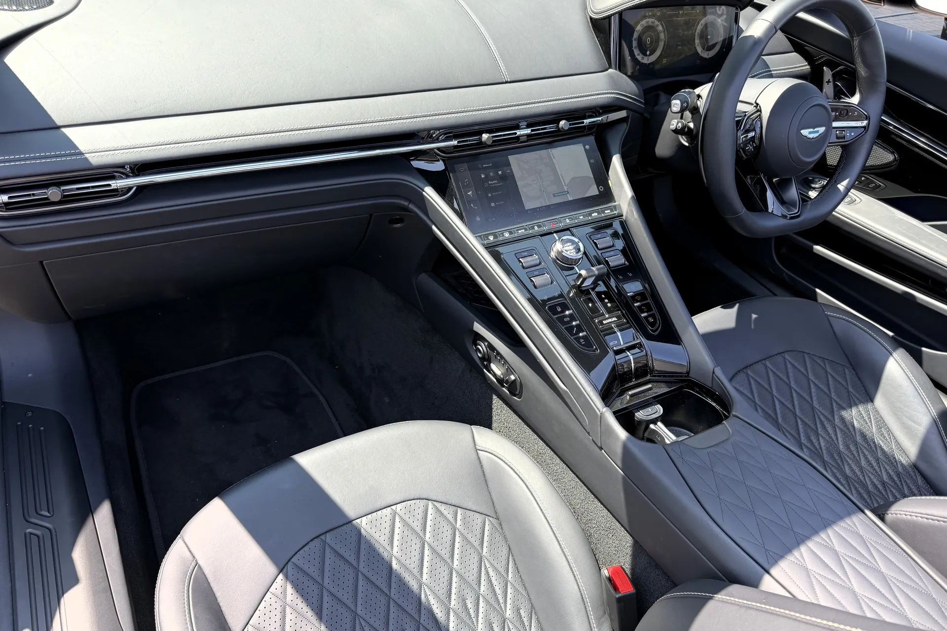 Aston Martin DB12 thumbnail image number 20