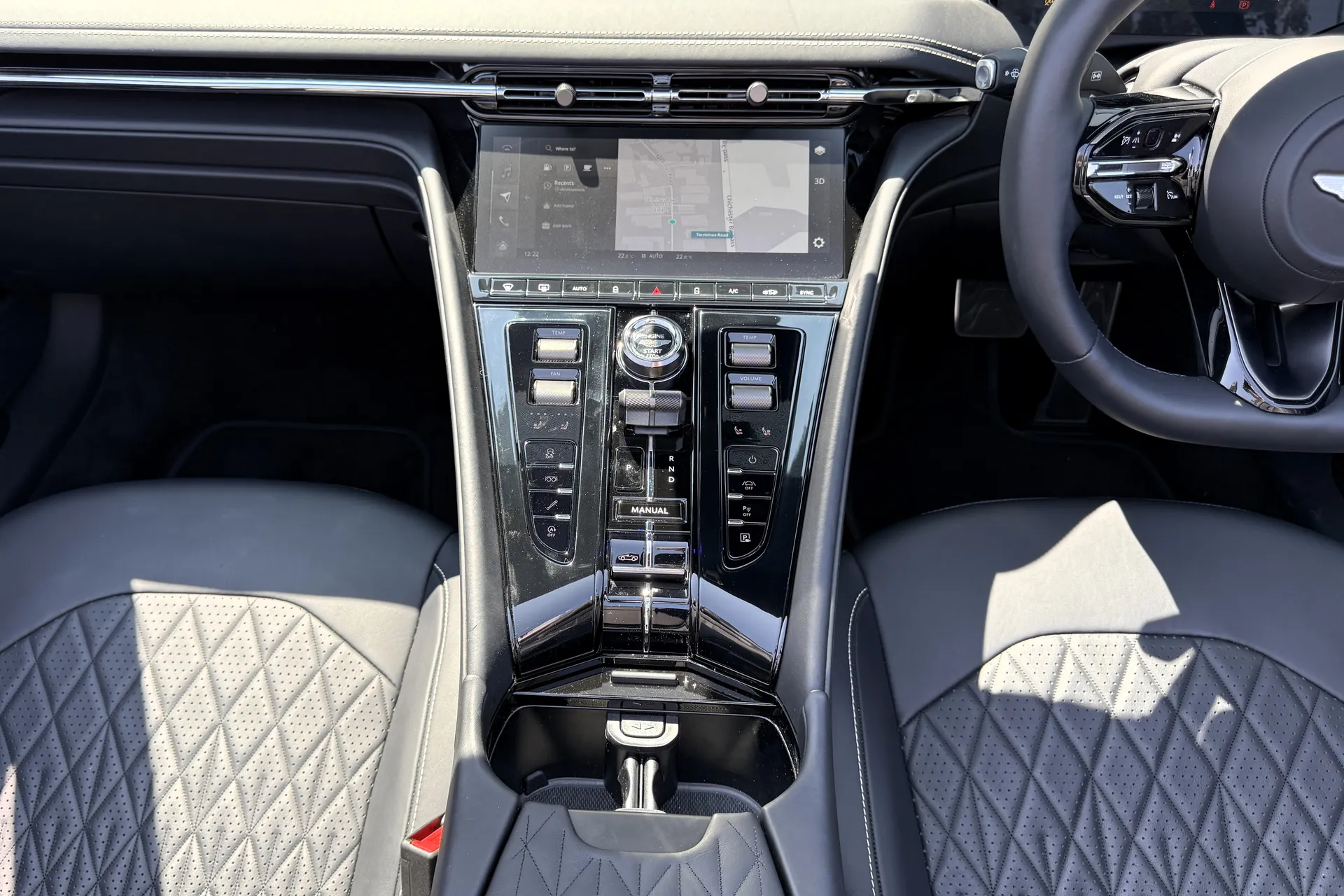 Aston Martin DB12 thumbnail image number 27