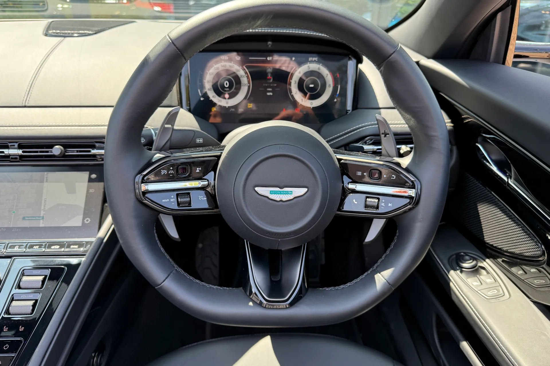 Aston Martin DB12 thumbnail image number 29