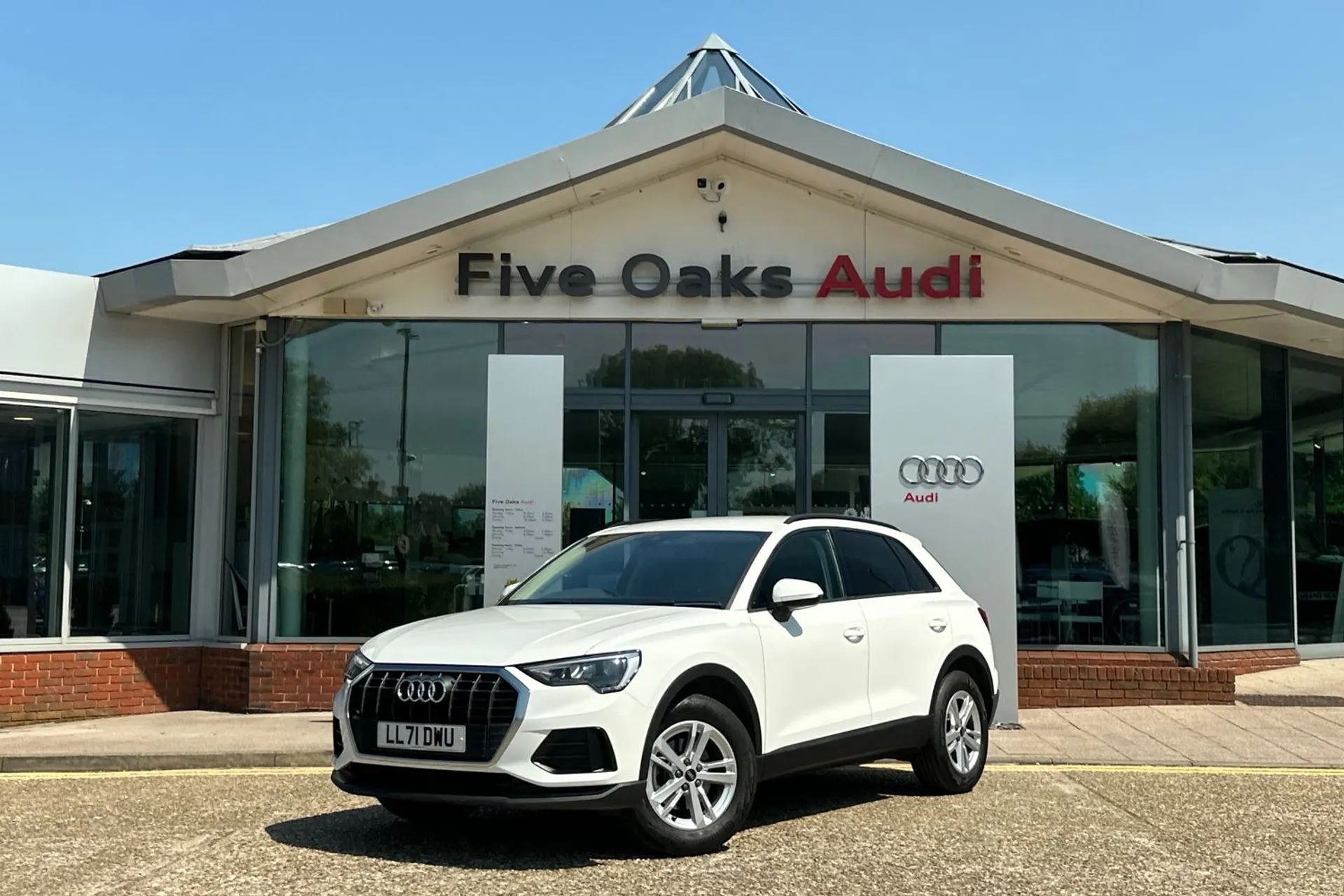 Audi Q3 thumbnail image number 15