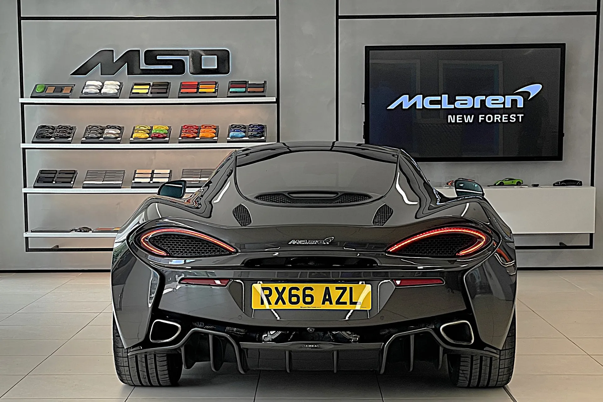 McLaren 570GT COUPE S-A thumbnail image number 11