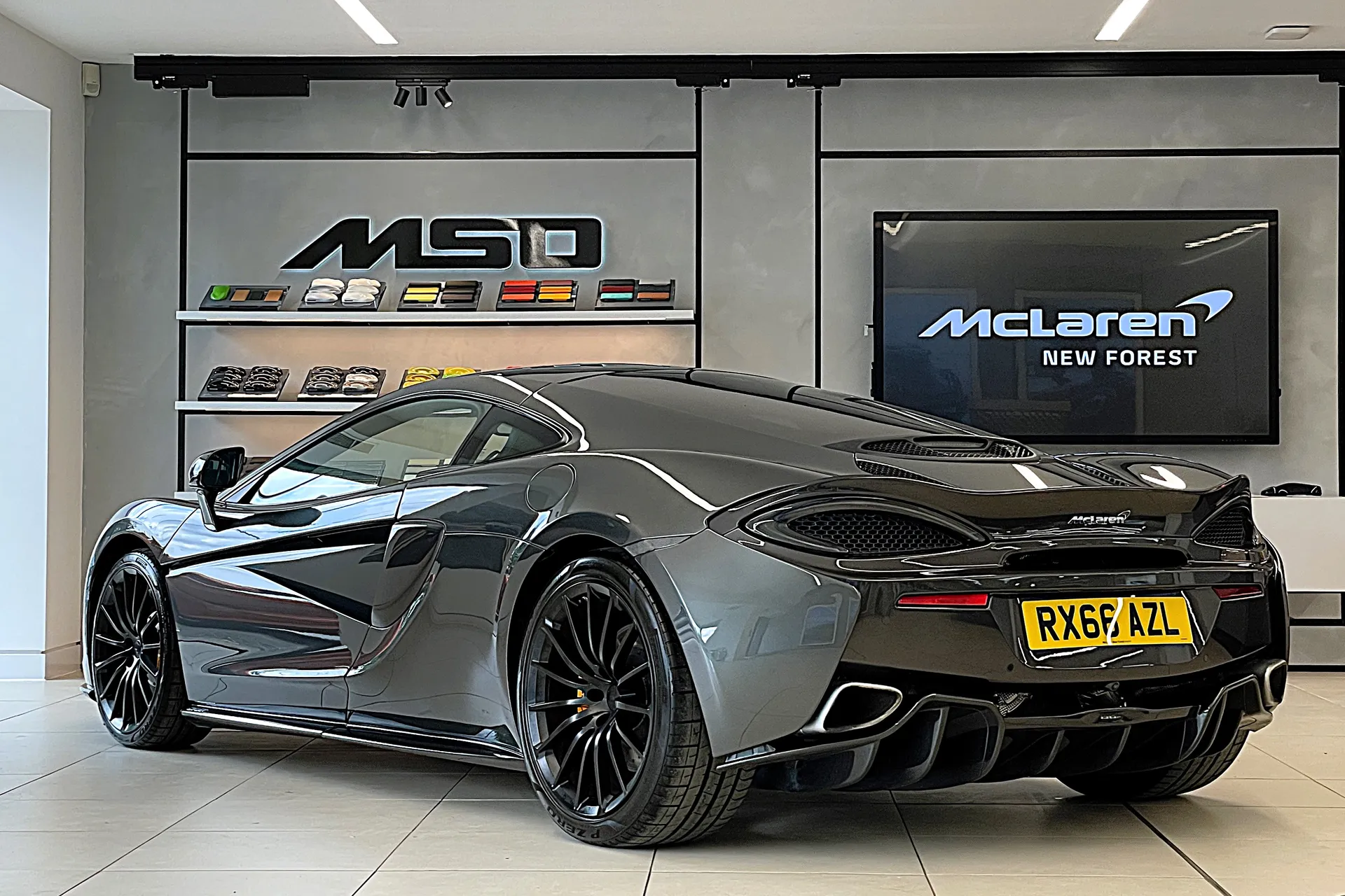 McLaren 570GT COUPE S-A thumbnail image number 12