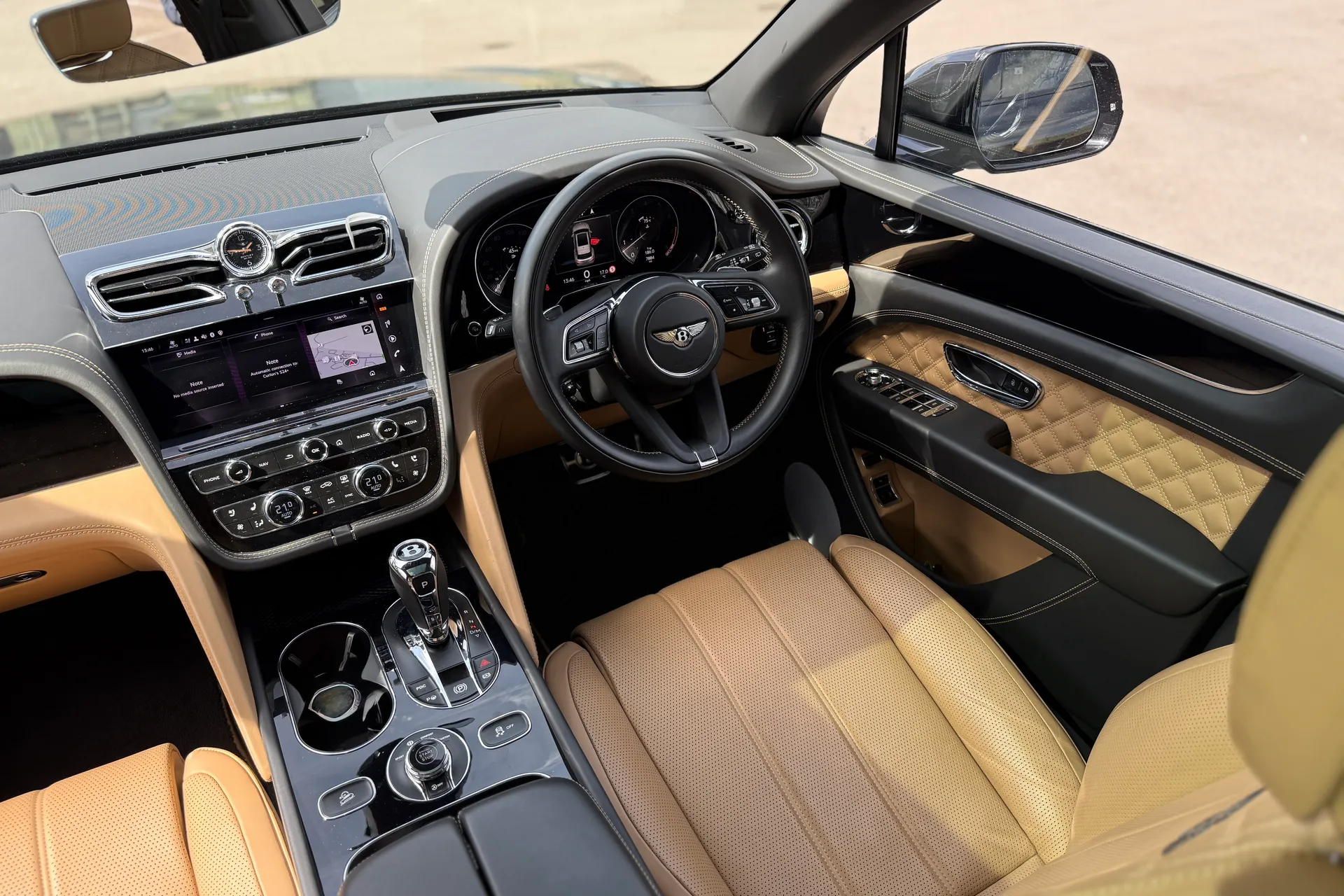 Bentley BENTAYGA thumbnail image number 26