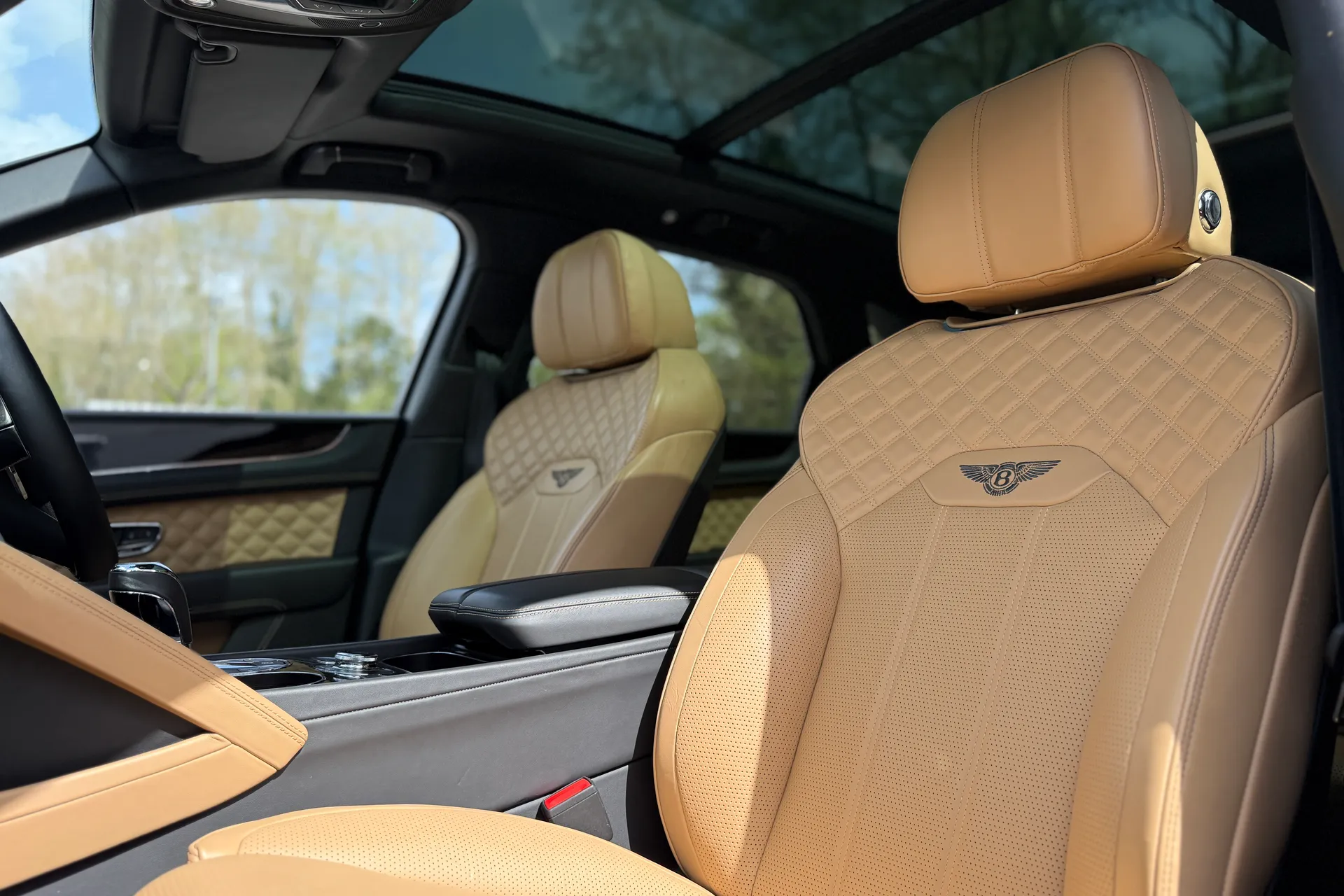 Bentley BENTAYGA thumbnail image number 36