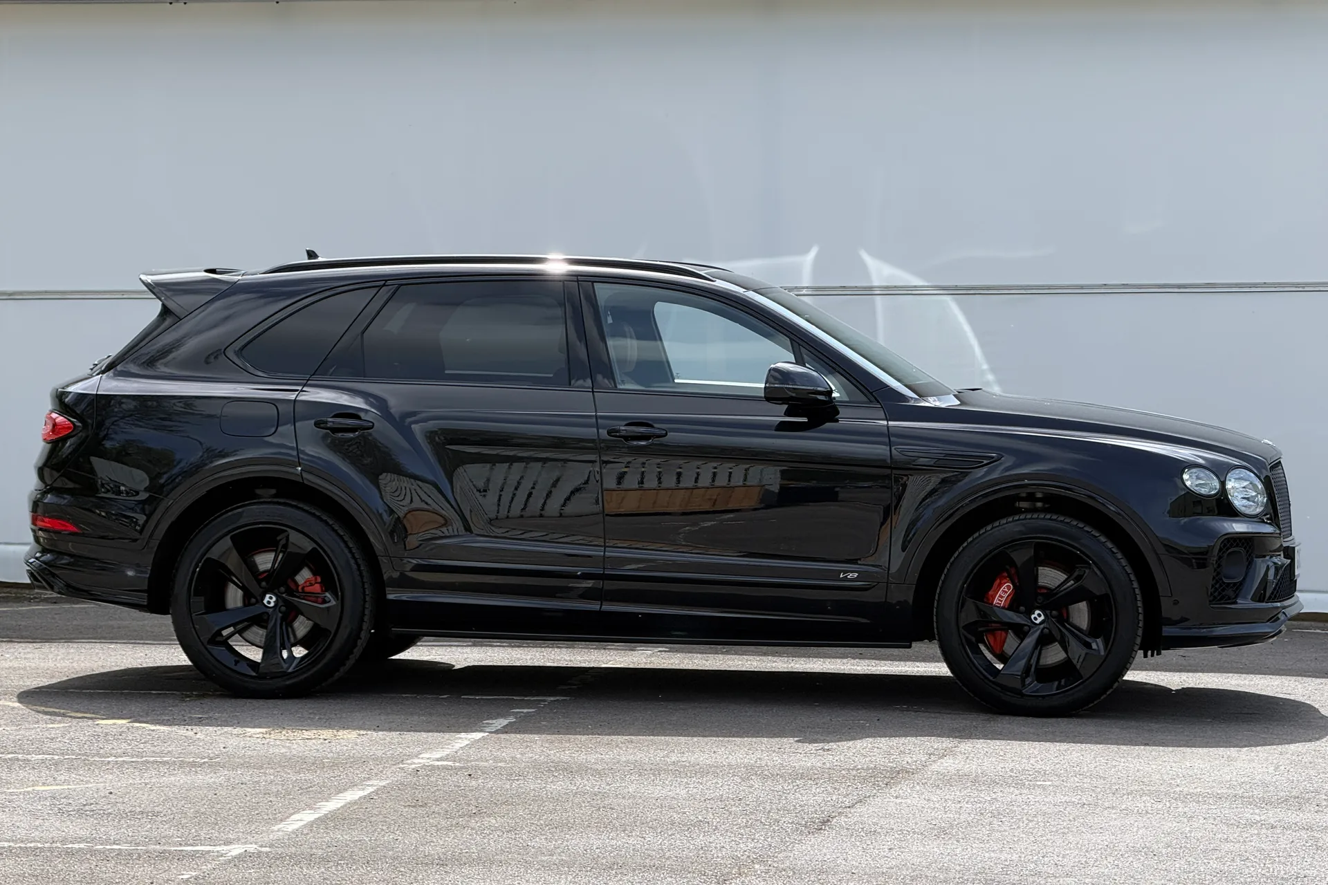 Bentley BENTAYGA thumbnail image number 2