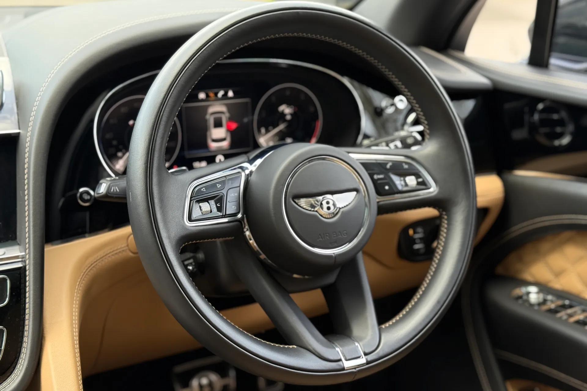 Bentley BENTAYGA thumbnail image number 31