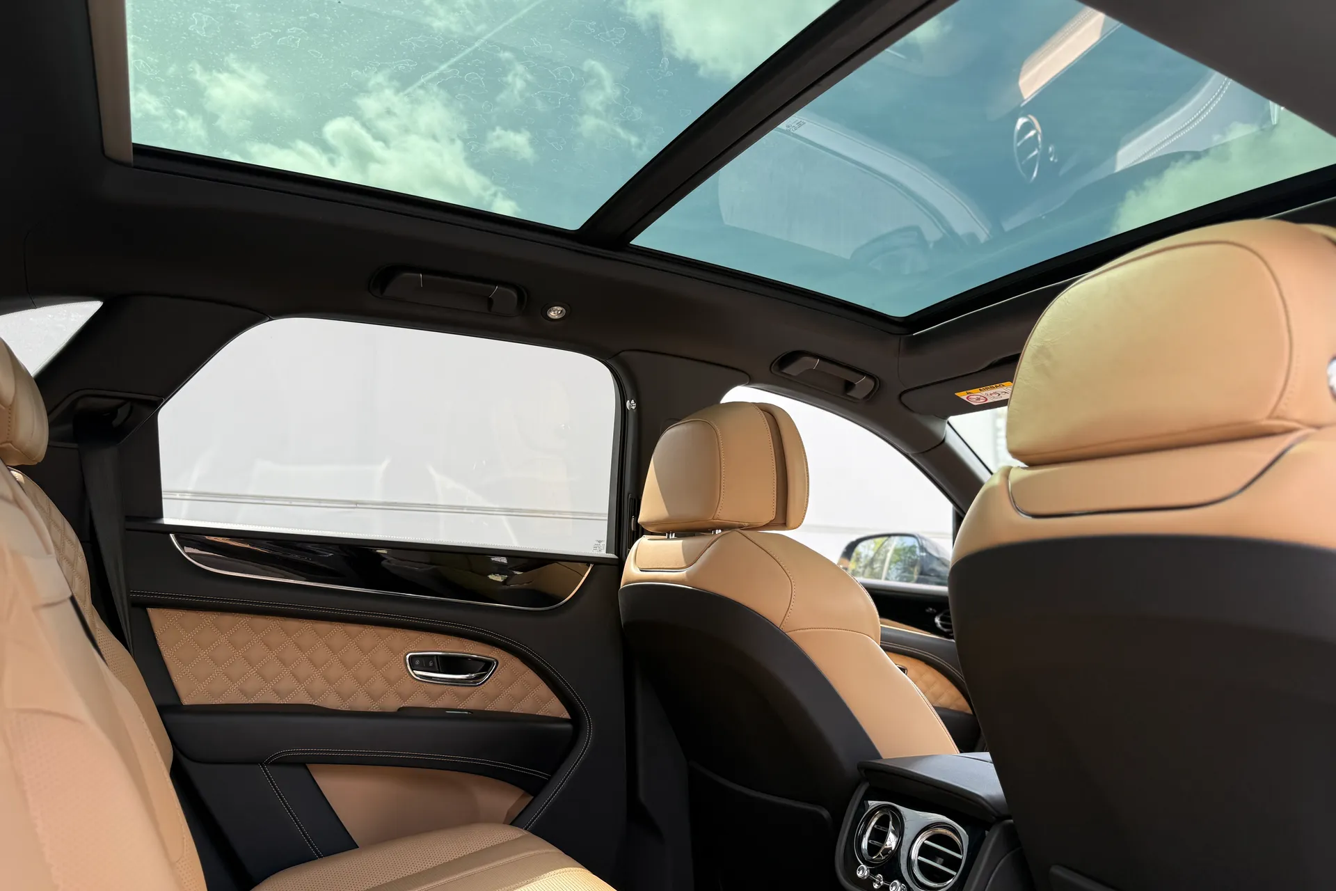 Bentley BENTAYGA thumbnail image number 22