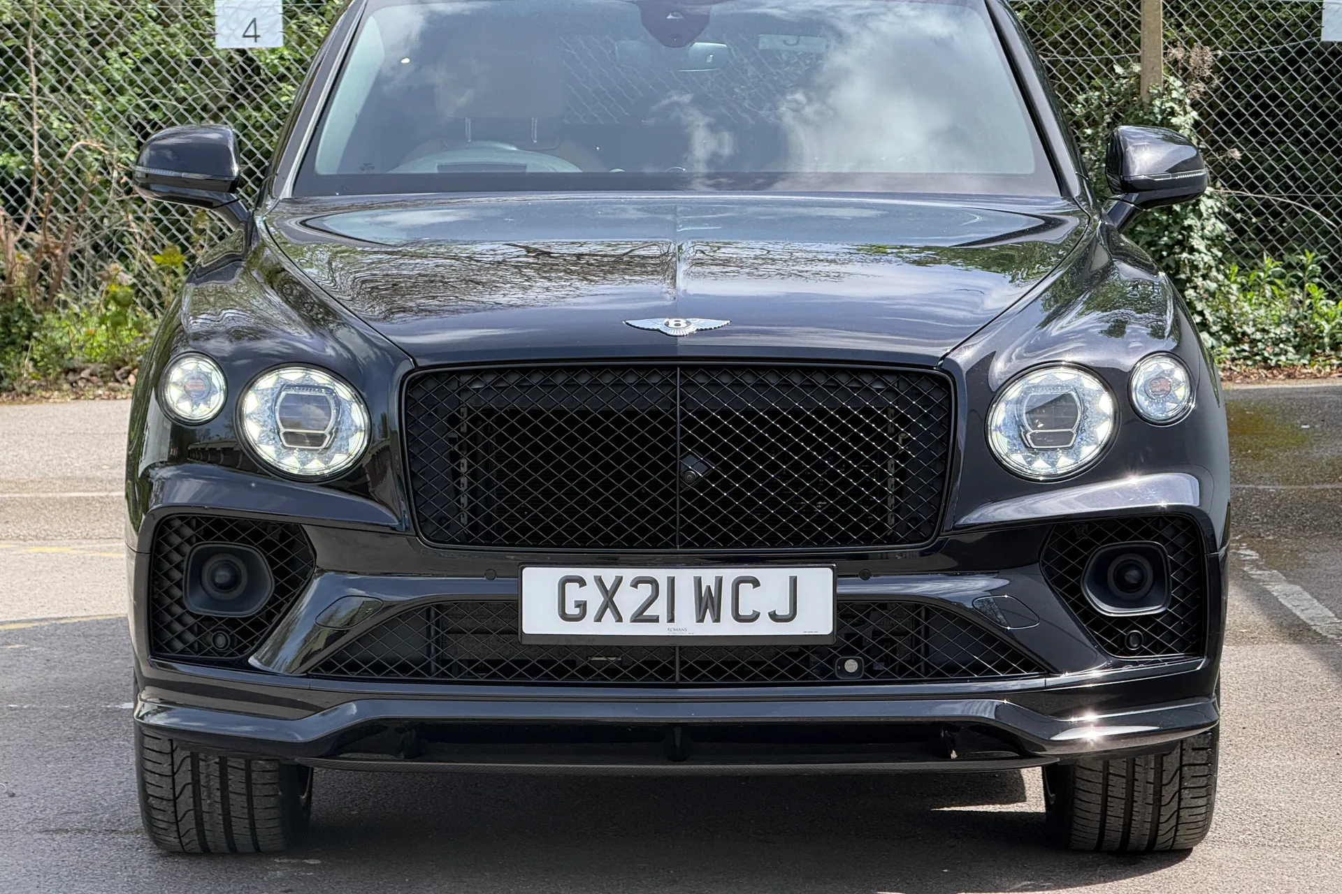 Bentley BENTAYGA thumbnail image number 8
