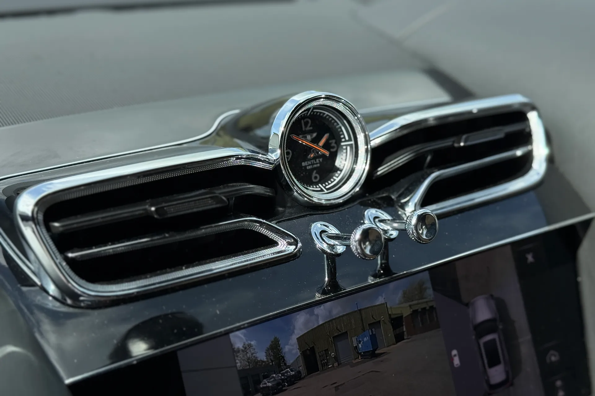 Bentley BENTAYGA thumbnail image number 44