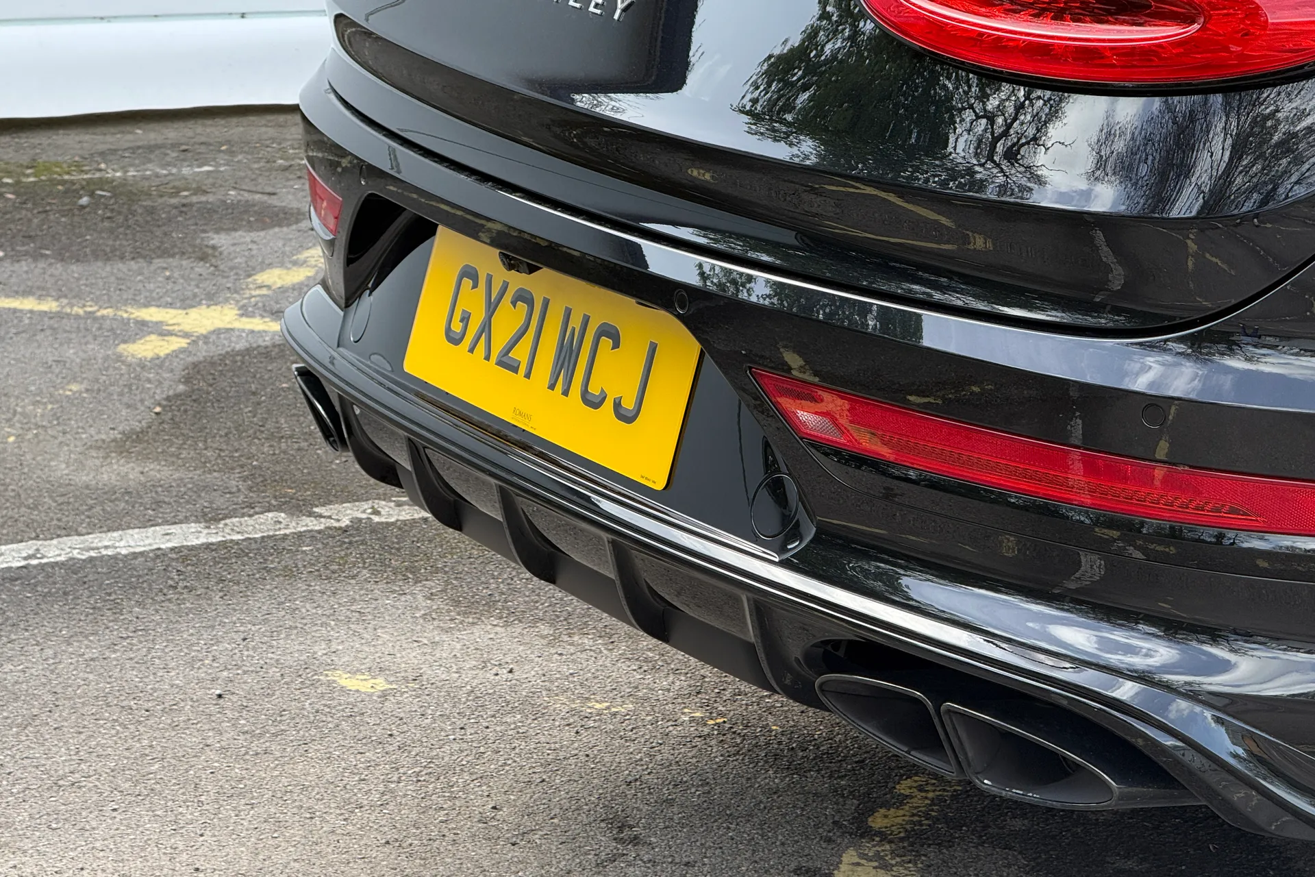 Bentley BENTAYGA thumbnail image number 4