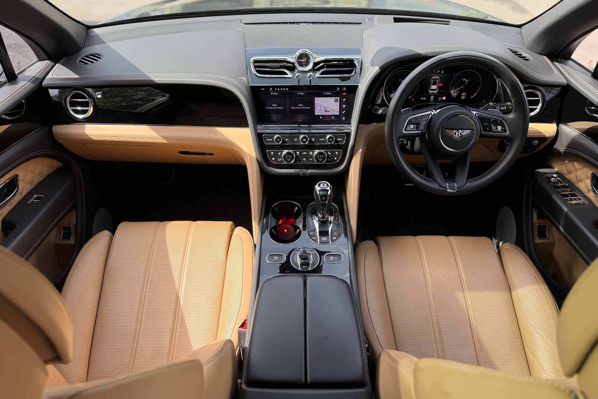 Bentley BENTAYGA thumbnail image number 21