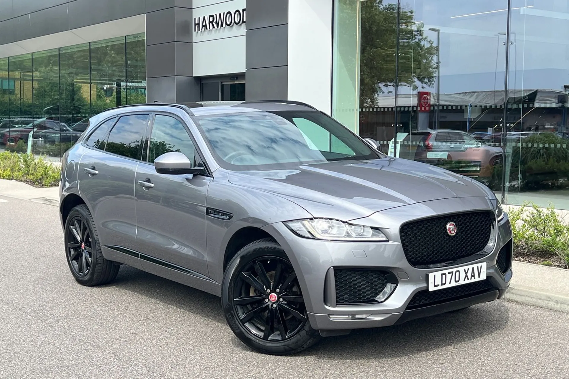 Jaguar F-PACE focused image