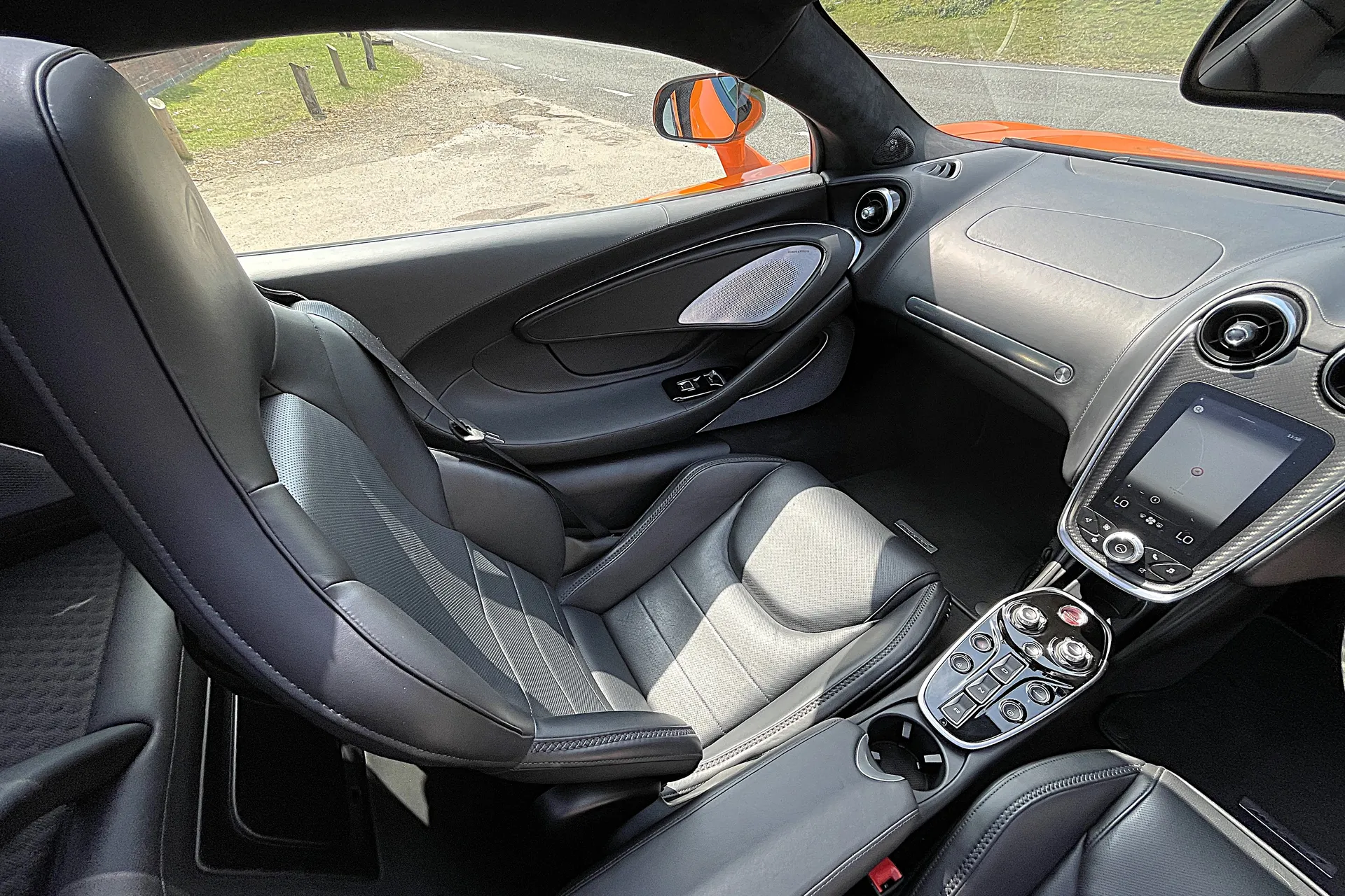 McLaren GT thumbnail image number 25