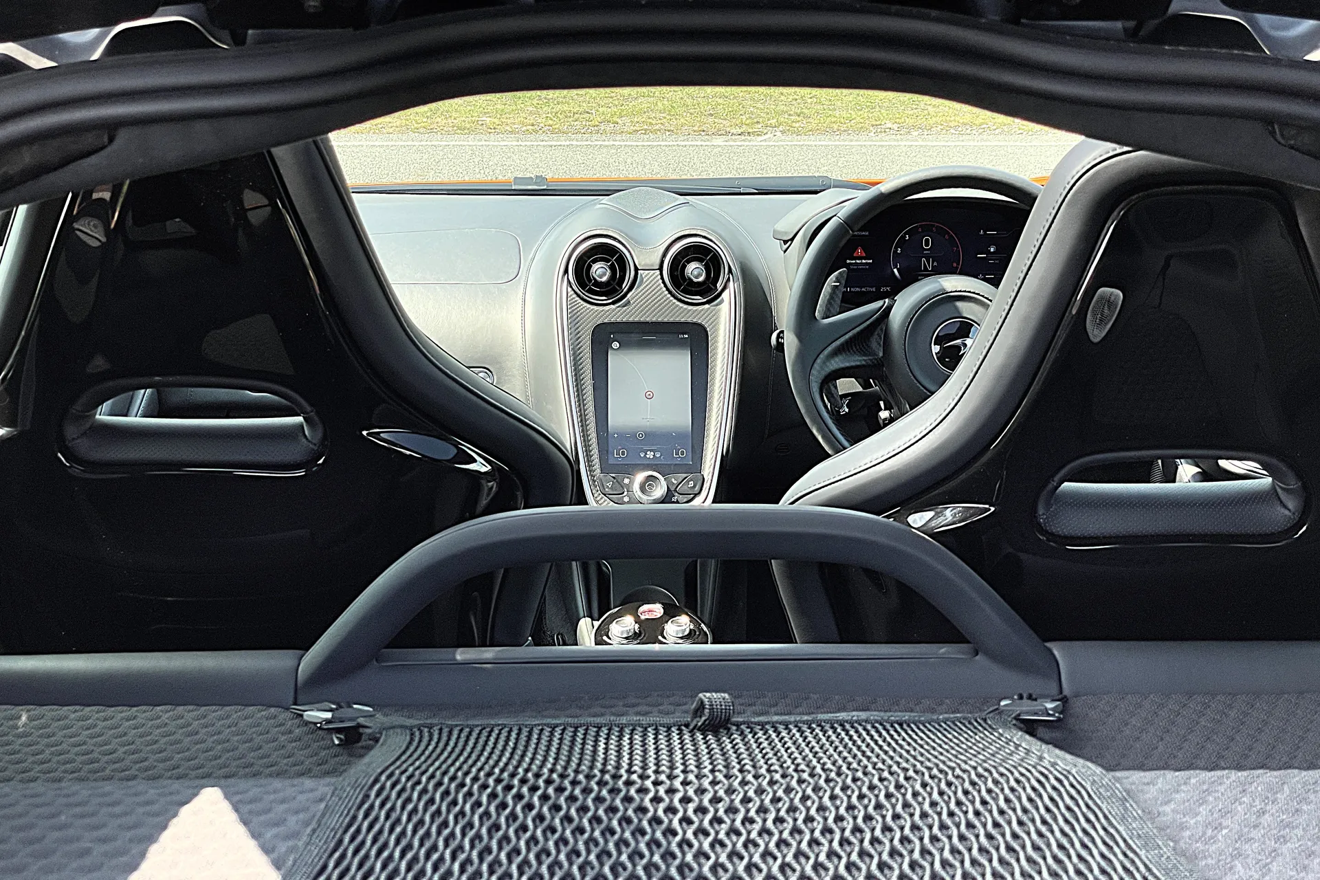 McLaren GT thumbnail image number 21