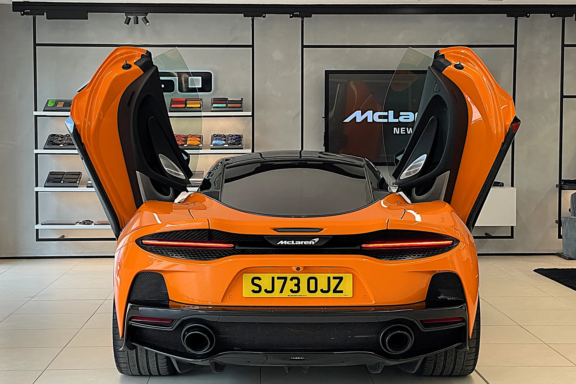 McLaren GT thumbnail image number 12