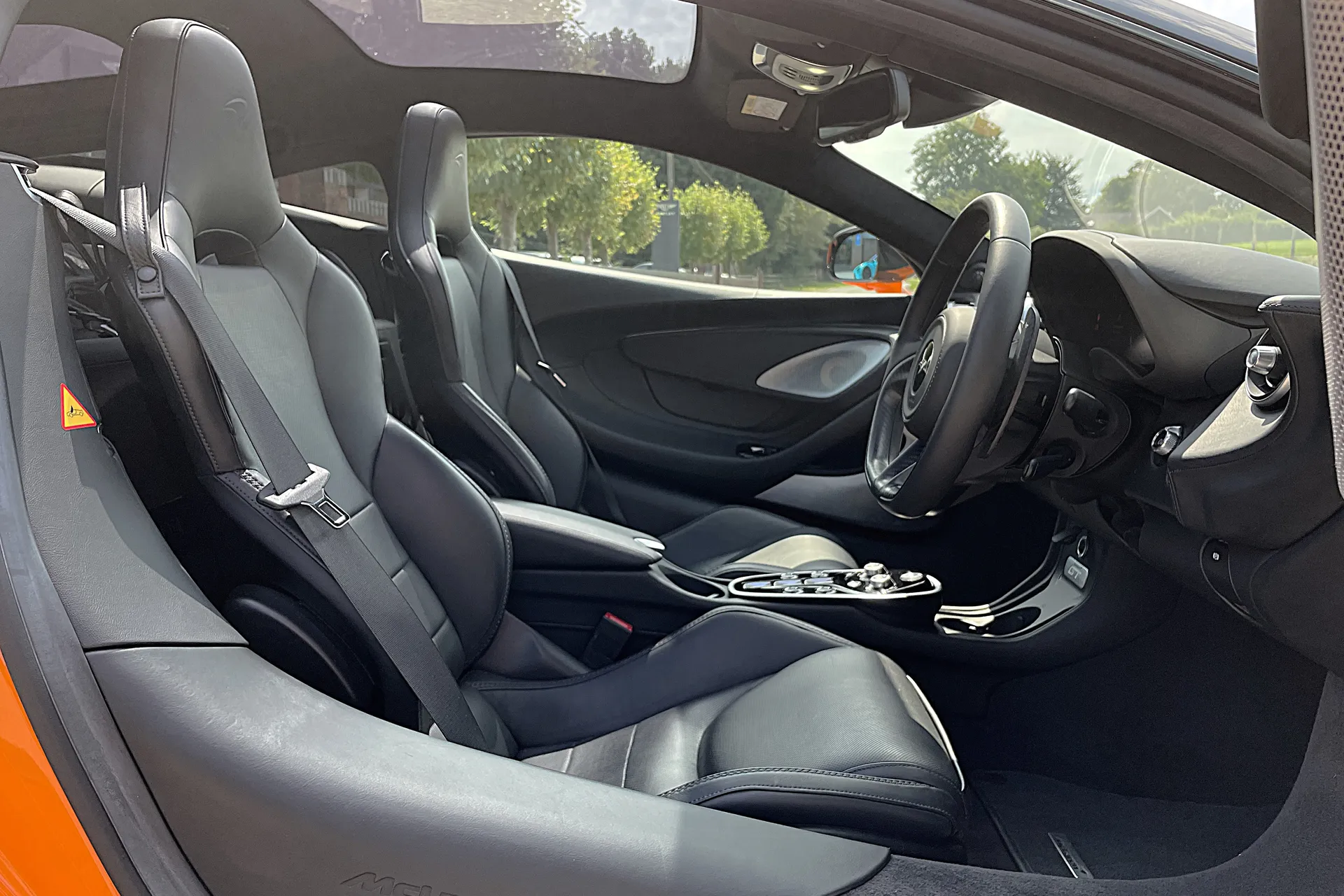 McLaren GT thumbnail image number 6