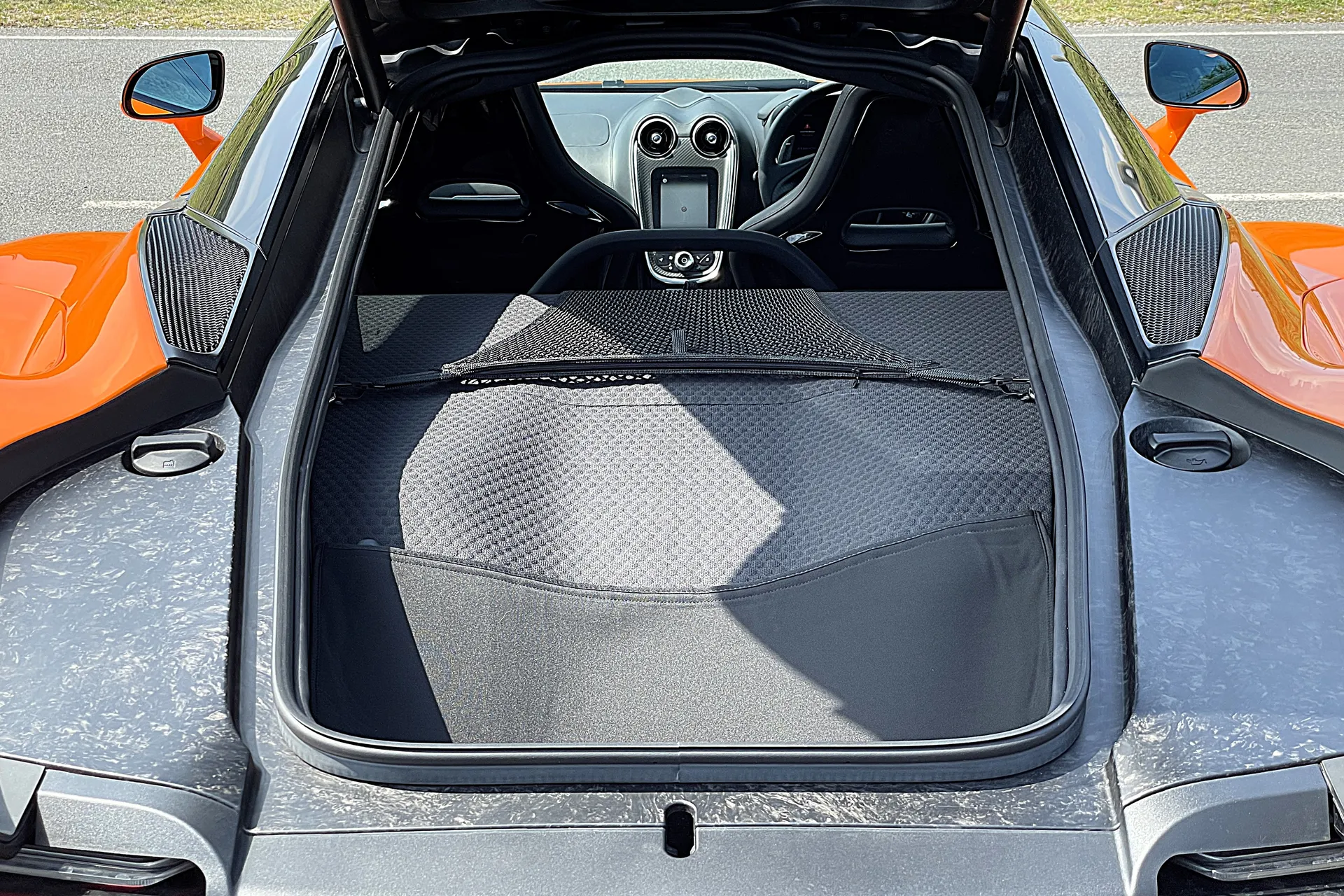 McLaren GT thumbnail image number 19