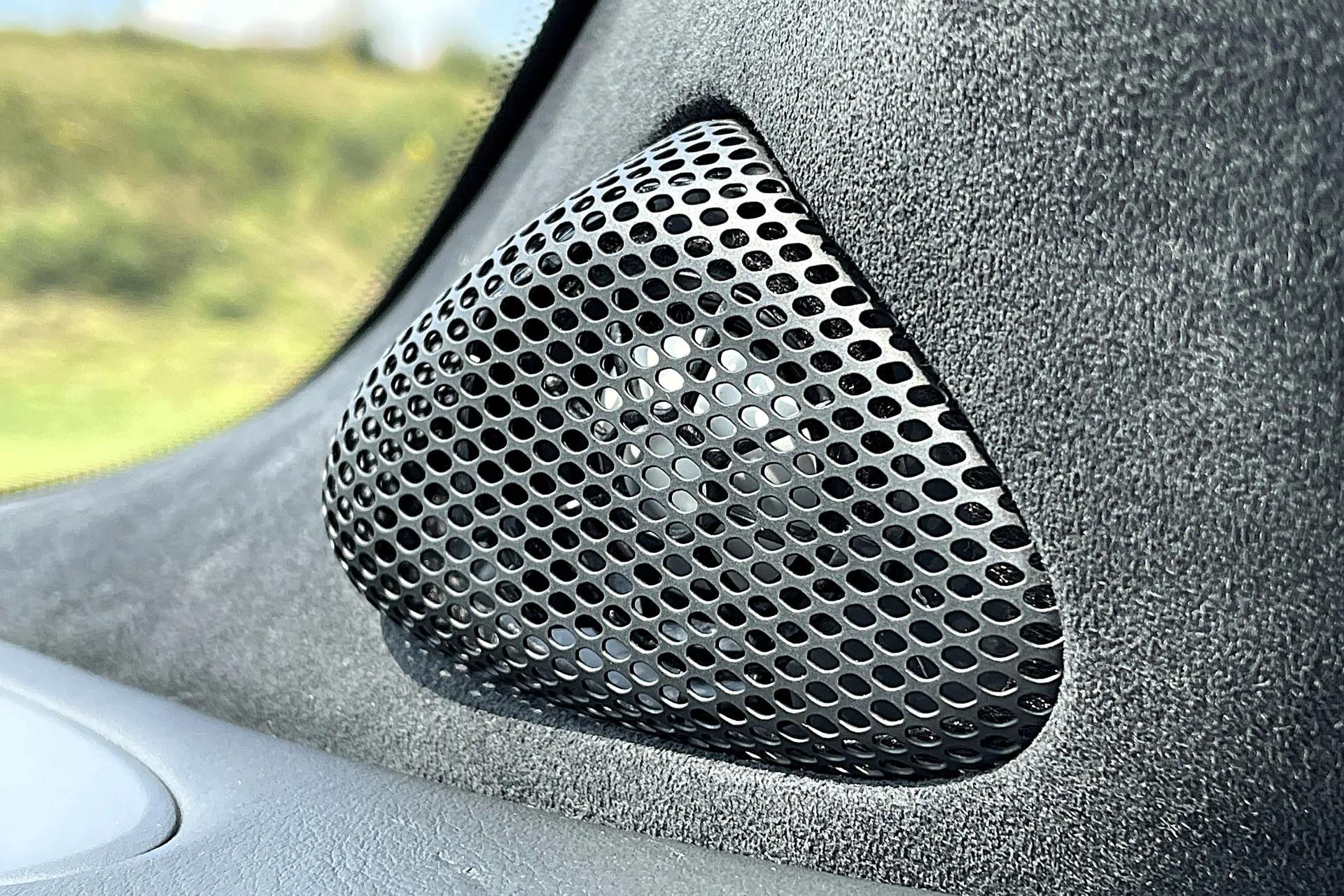 McLaren GT thumbnail image number 37