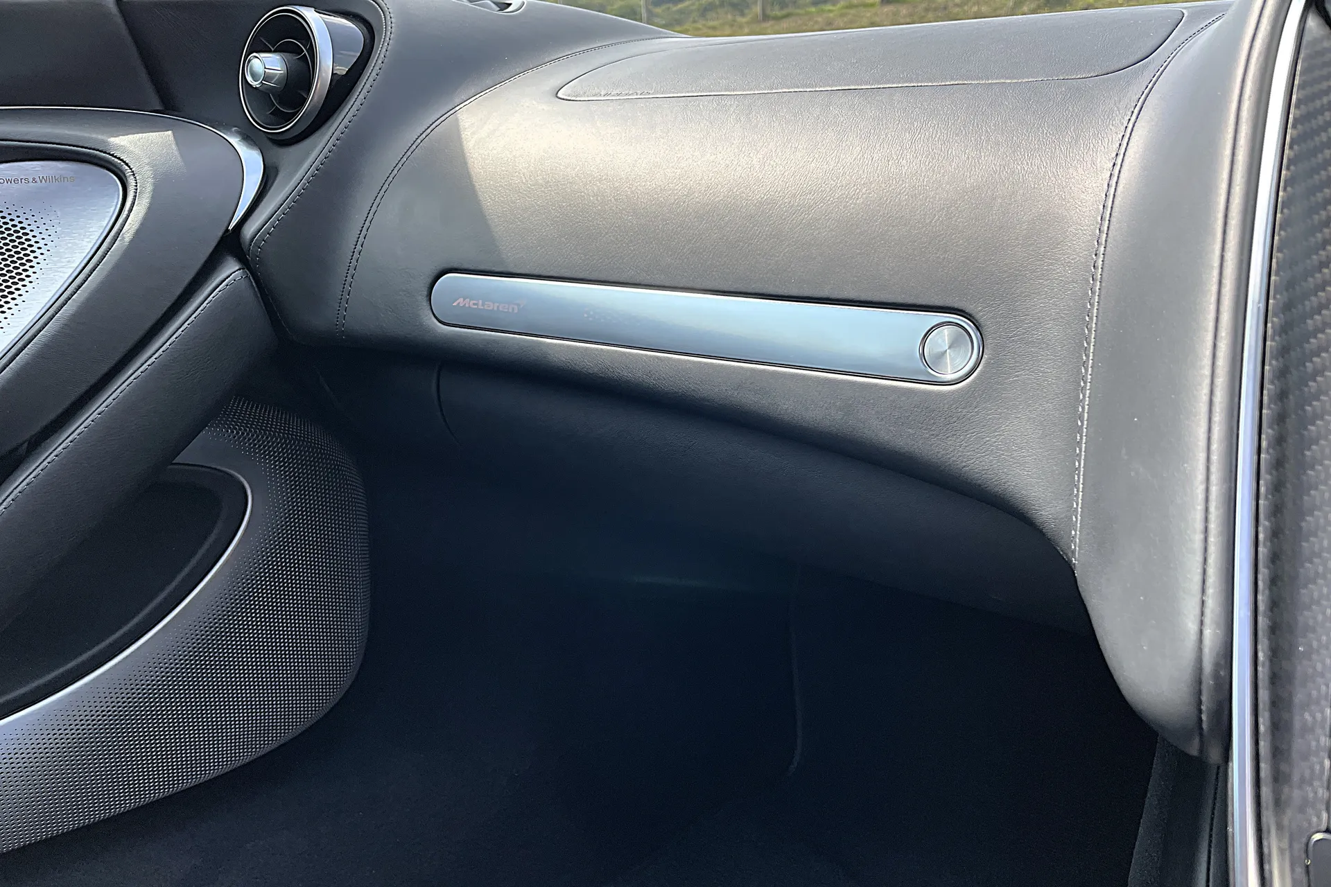 McLaren GT thumbnail image number 31