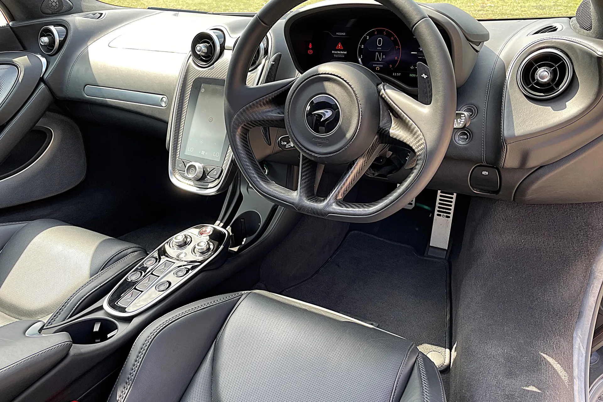 McLaren GT thumbnail image number 22