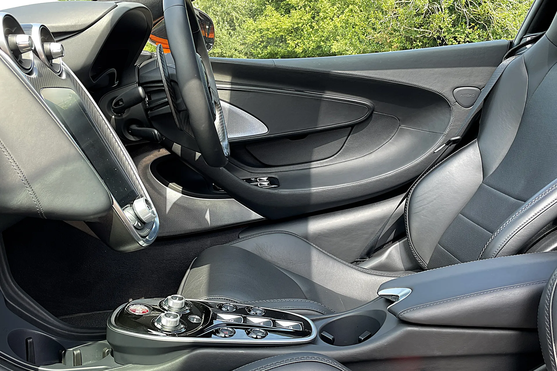 McLaren GT thumbnail image number 29