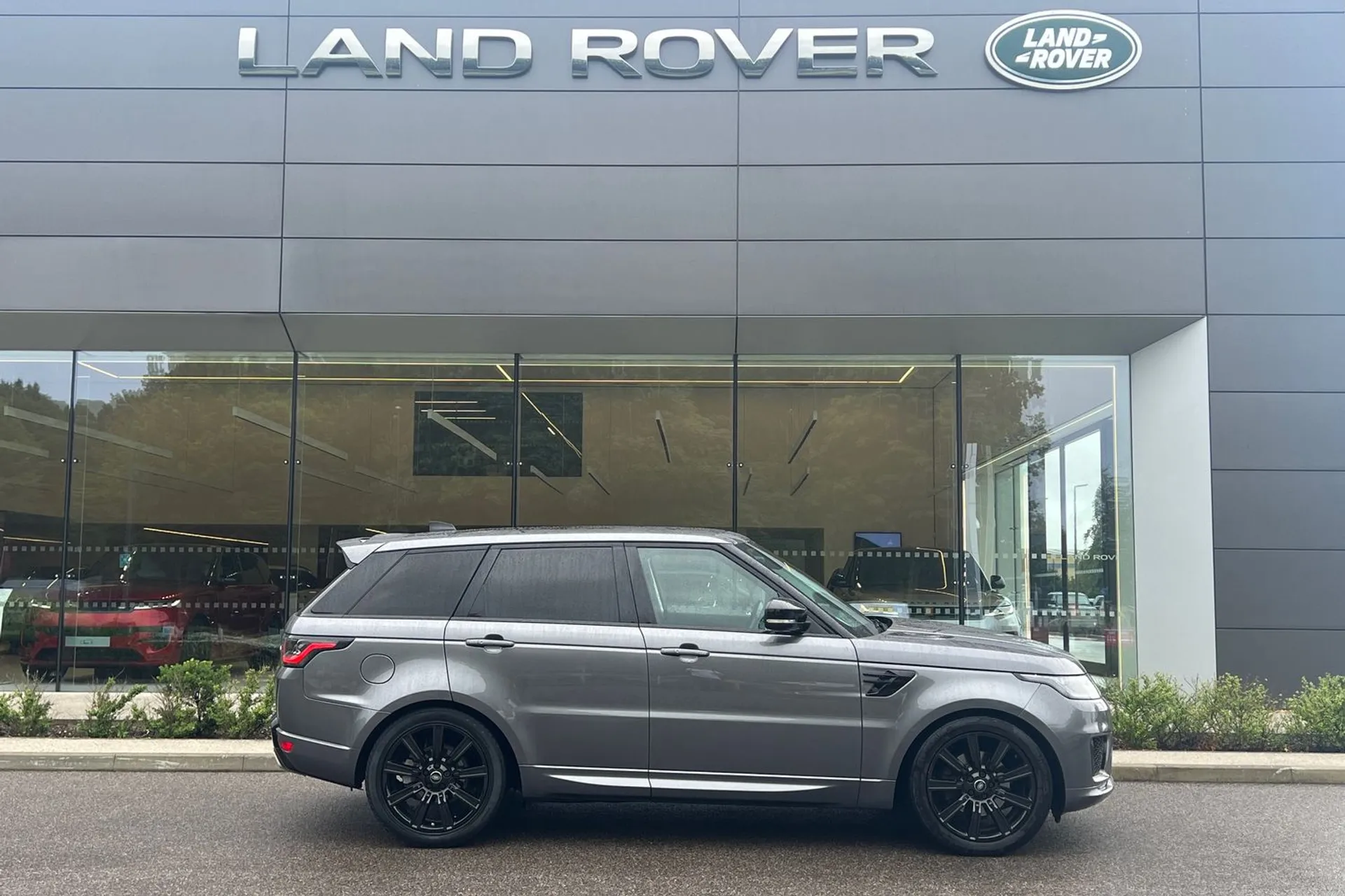 LAND ROVER RANGE ROVER SPORT thumbnail image number 2