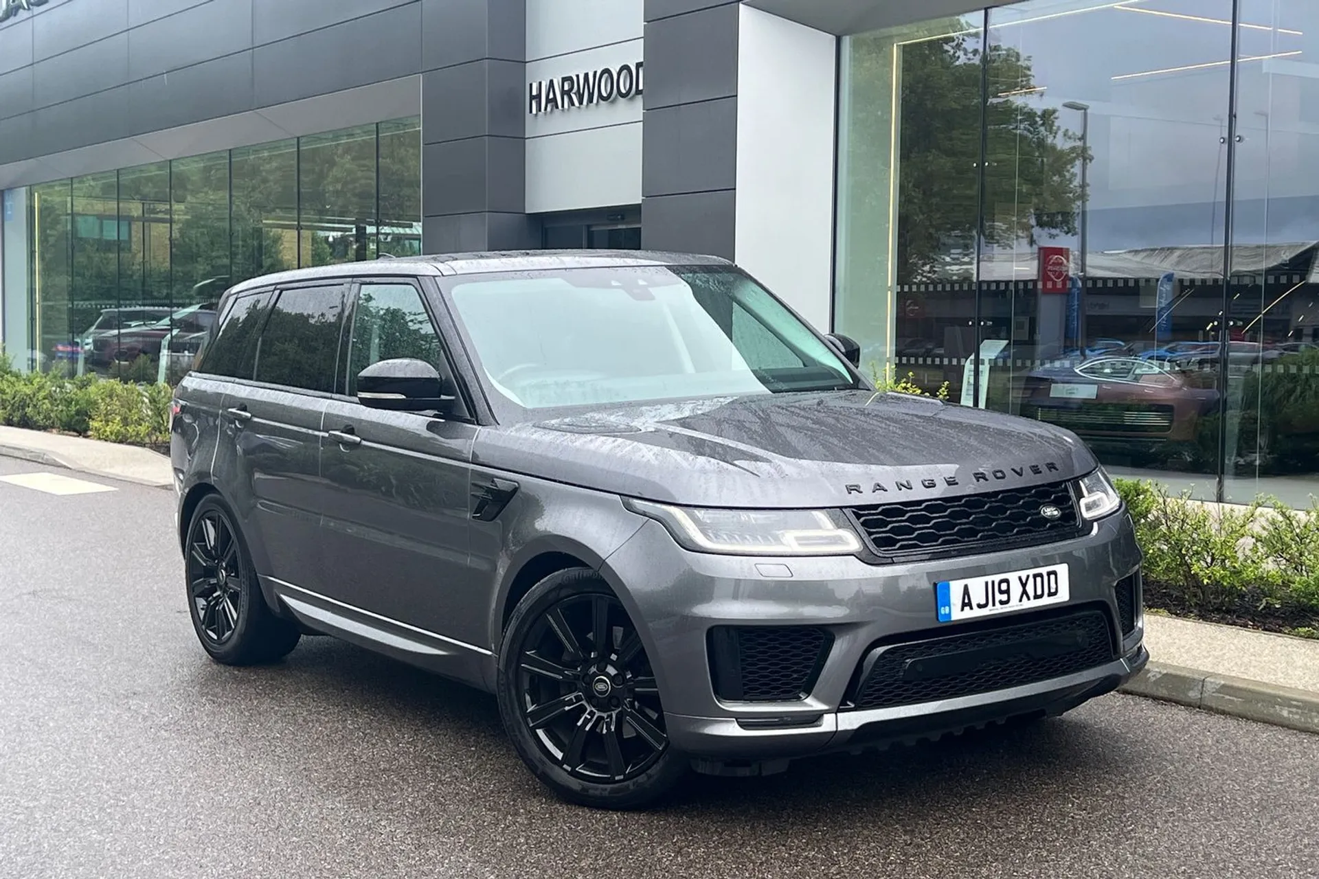 LAND ROVER RANGE ROVER SPORT focused image