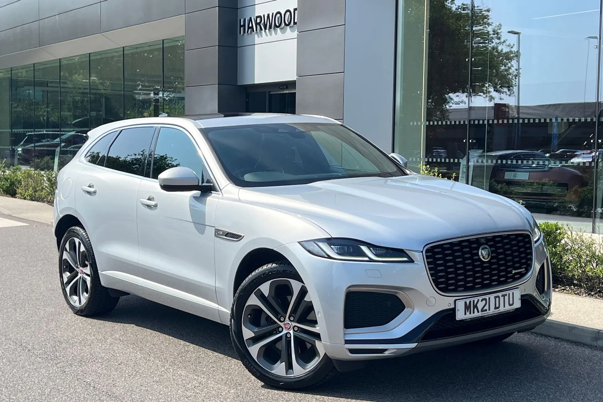 Jaguar F-PACE focused image