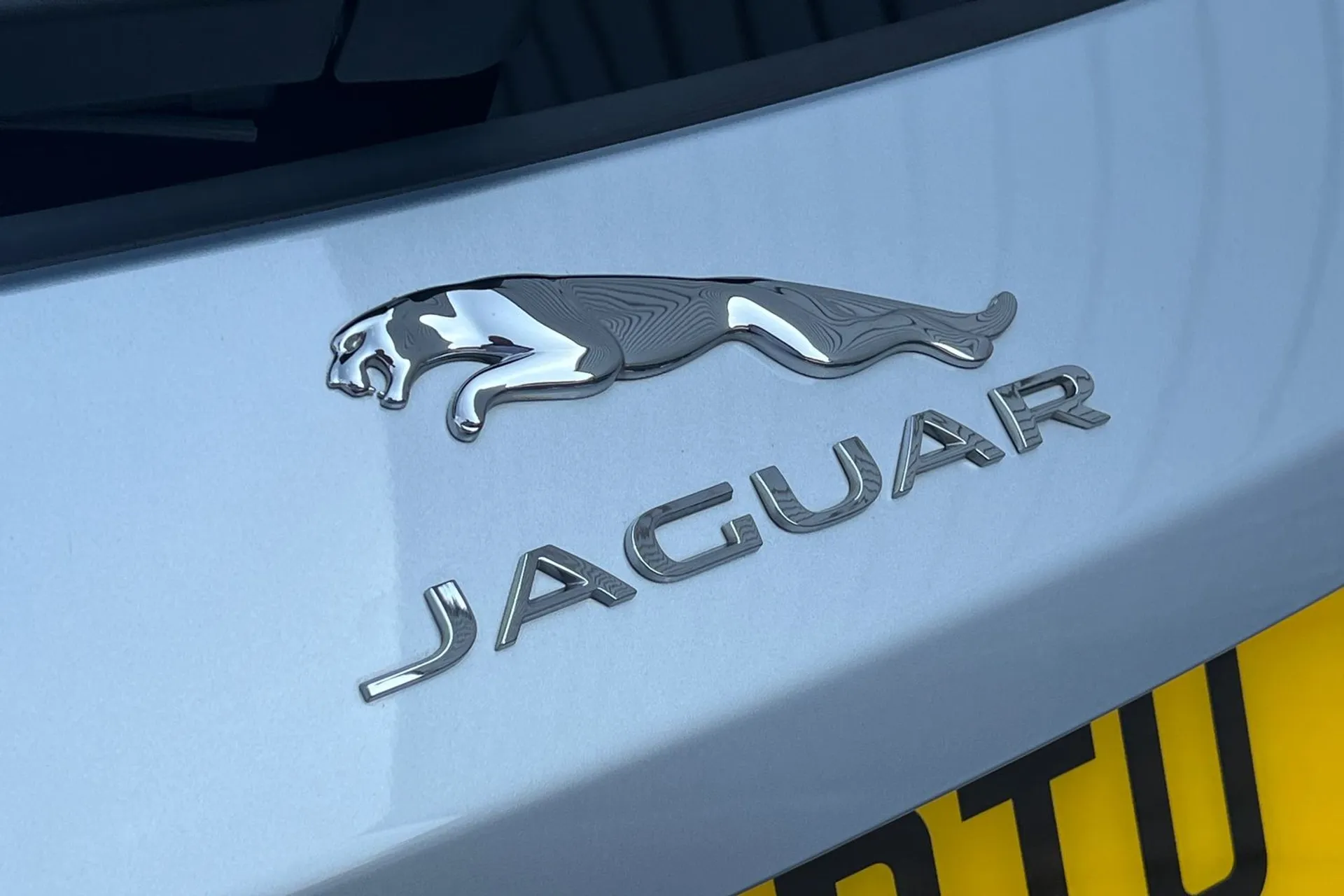 Jaguar F-PACE thumbnail image number 58