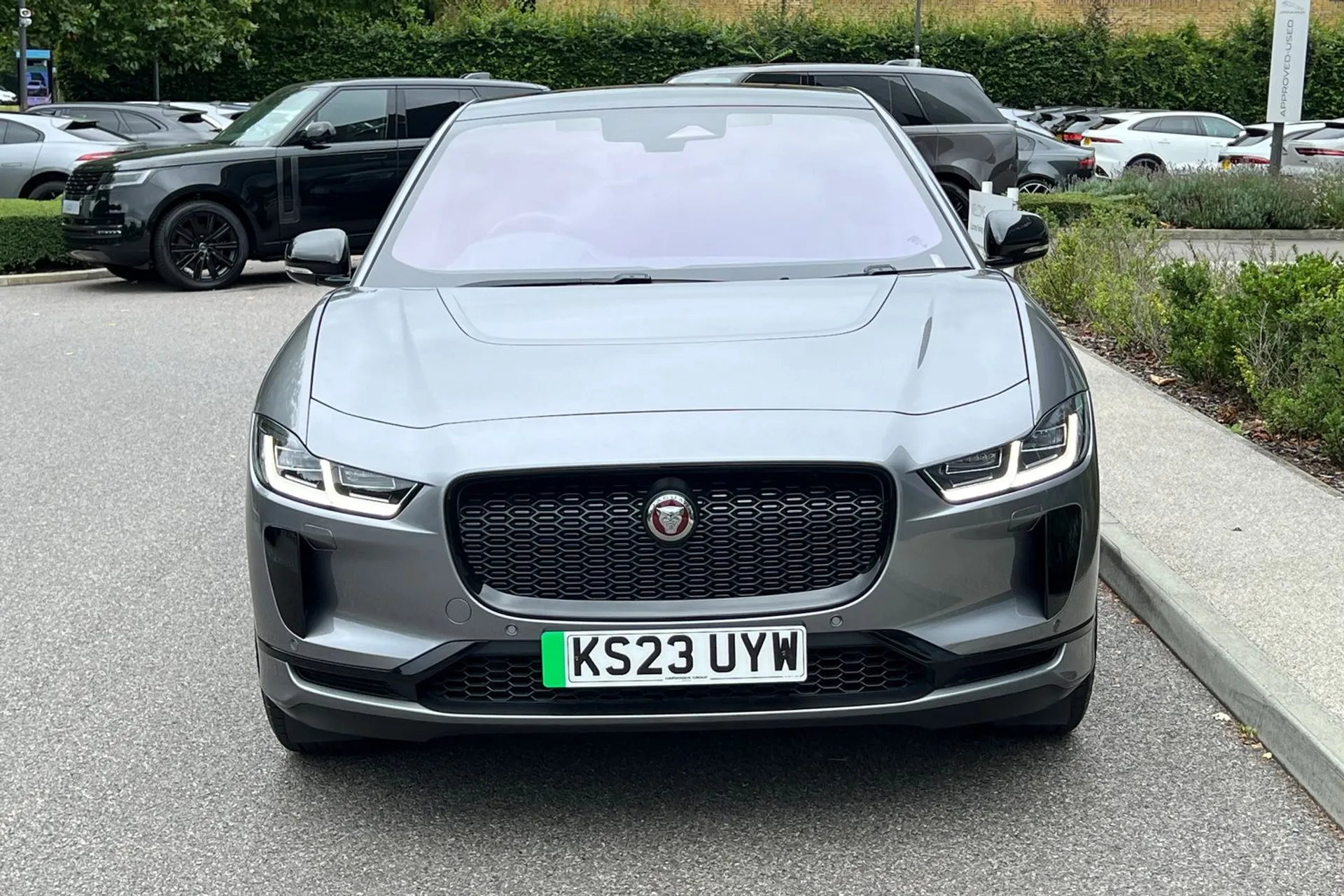 Jaguar I-PACE thumbnail image number 13